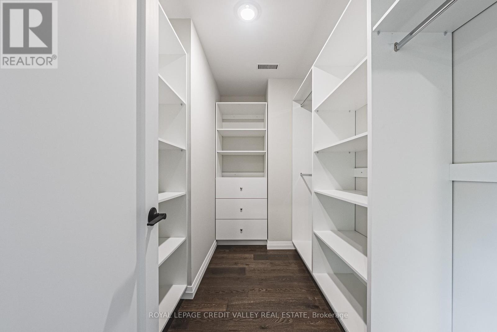 18 Bellman Avenue, Toronto, Ontario  M8W 4A3 - Photo 29 - W12504368