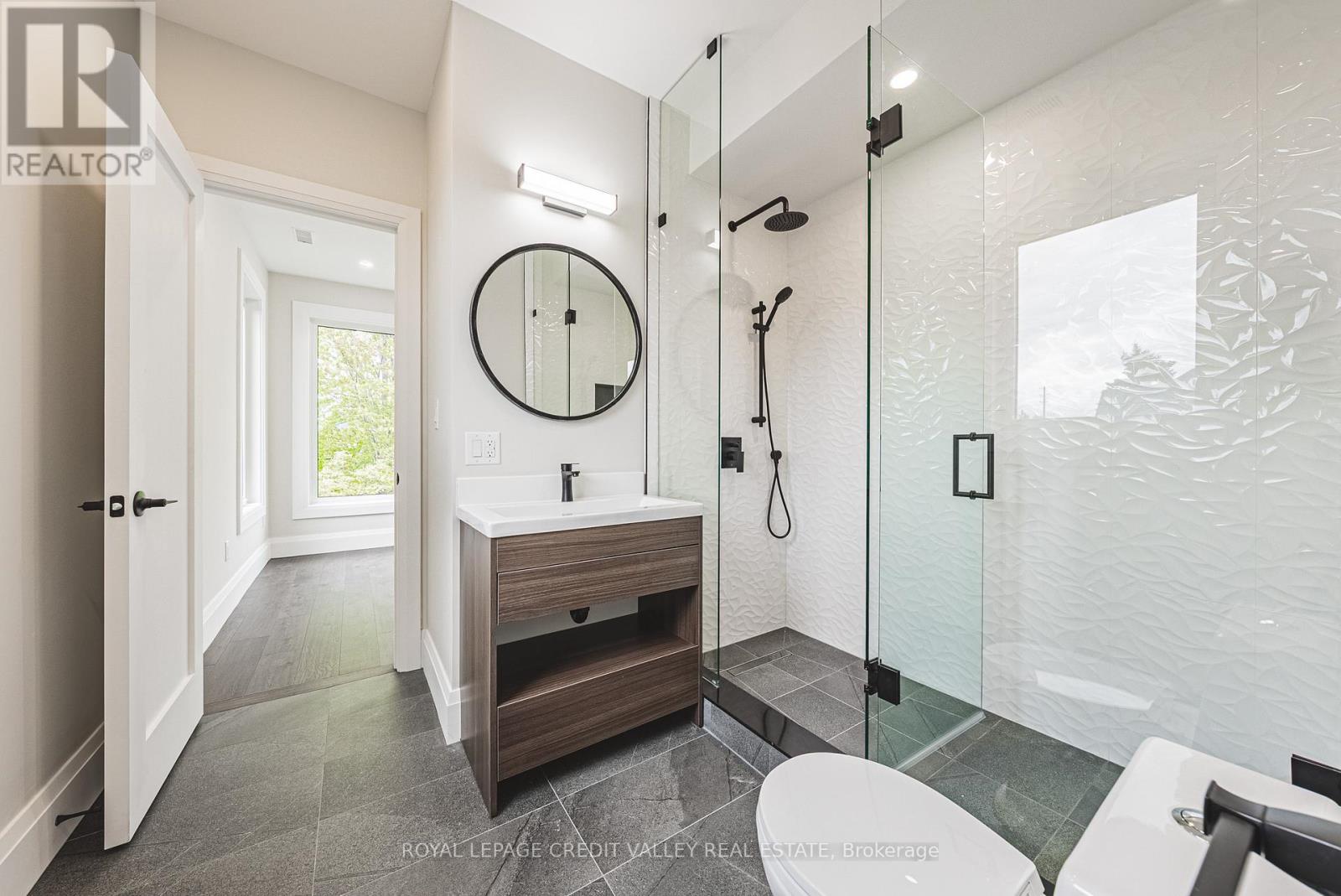 18 Bellman Avenue, Toronto, Ontario  M8W 4A3 - Photo 32 - W12504368