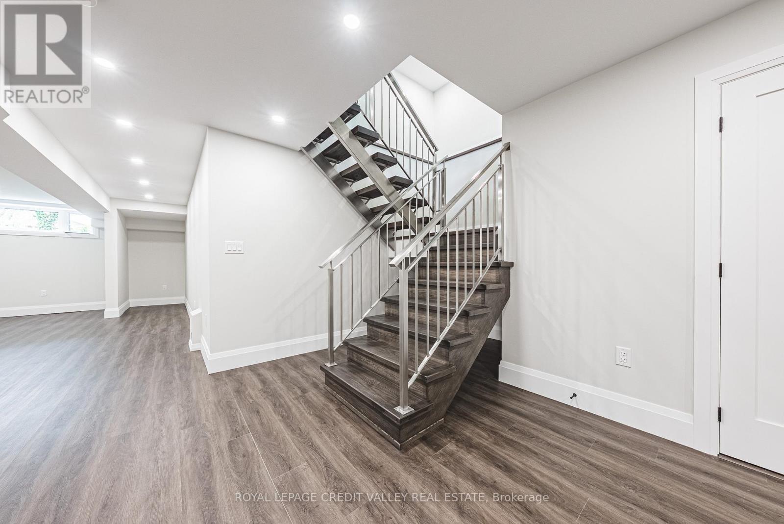 18 Bellman Avenue, Toronto, Ontario  M8W 4A3 - Photo 38 - W12504368