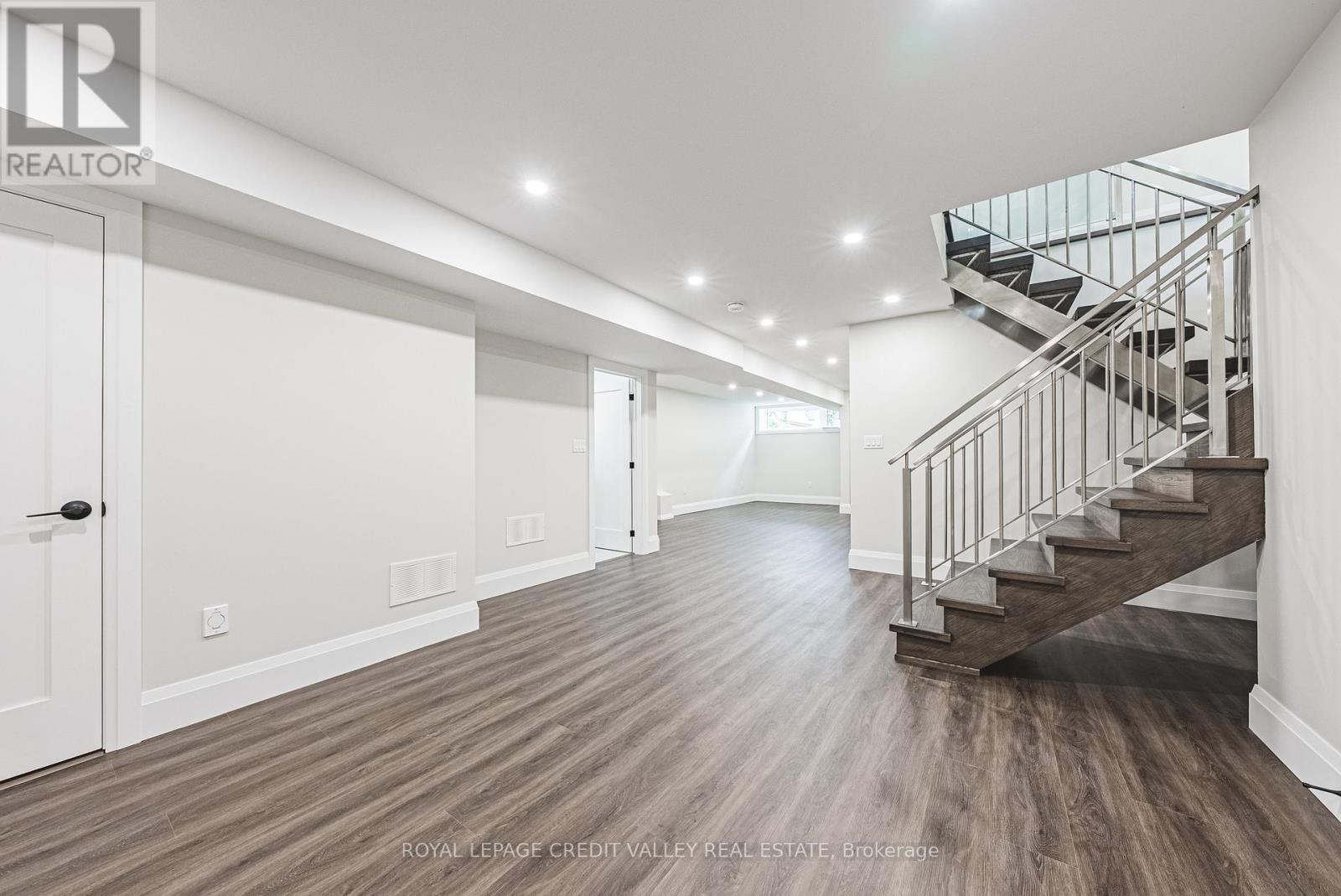 18 Bellman Avenue, Toronto, Ontario  M8W 4A3 - Photo 39 - W12504368