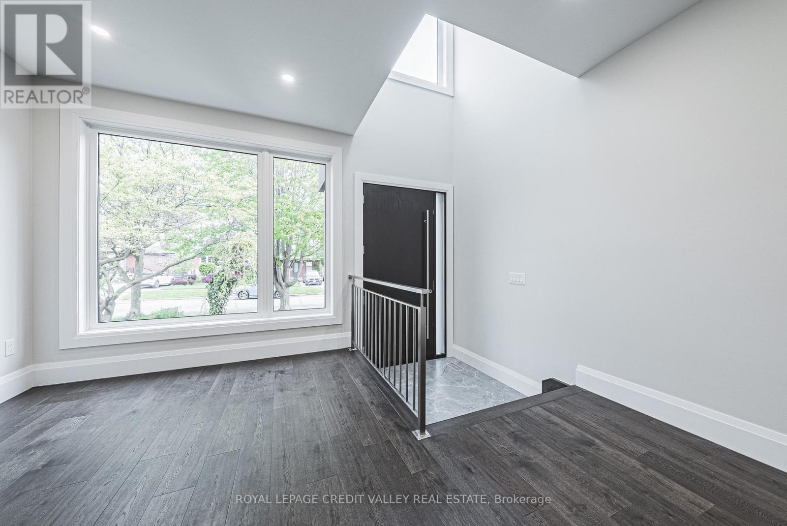 18 Bellman Avenue, Toronto, Ontario  M8W 4A3 - Photo 5 - W12504368