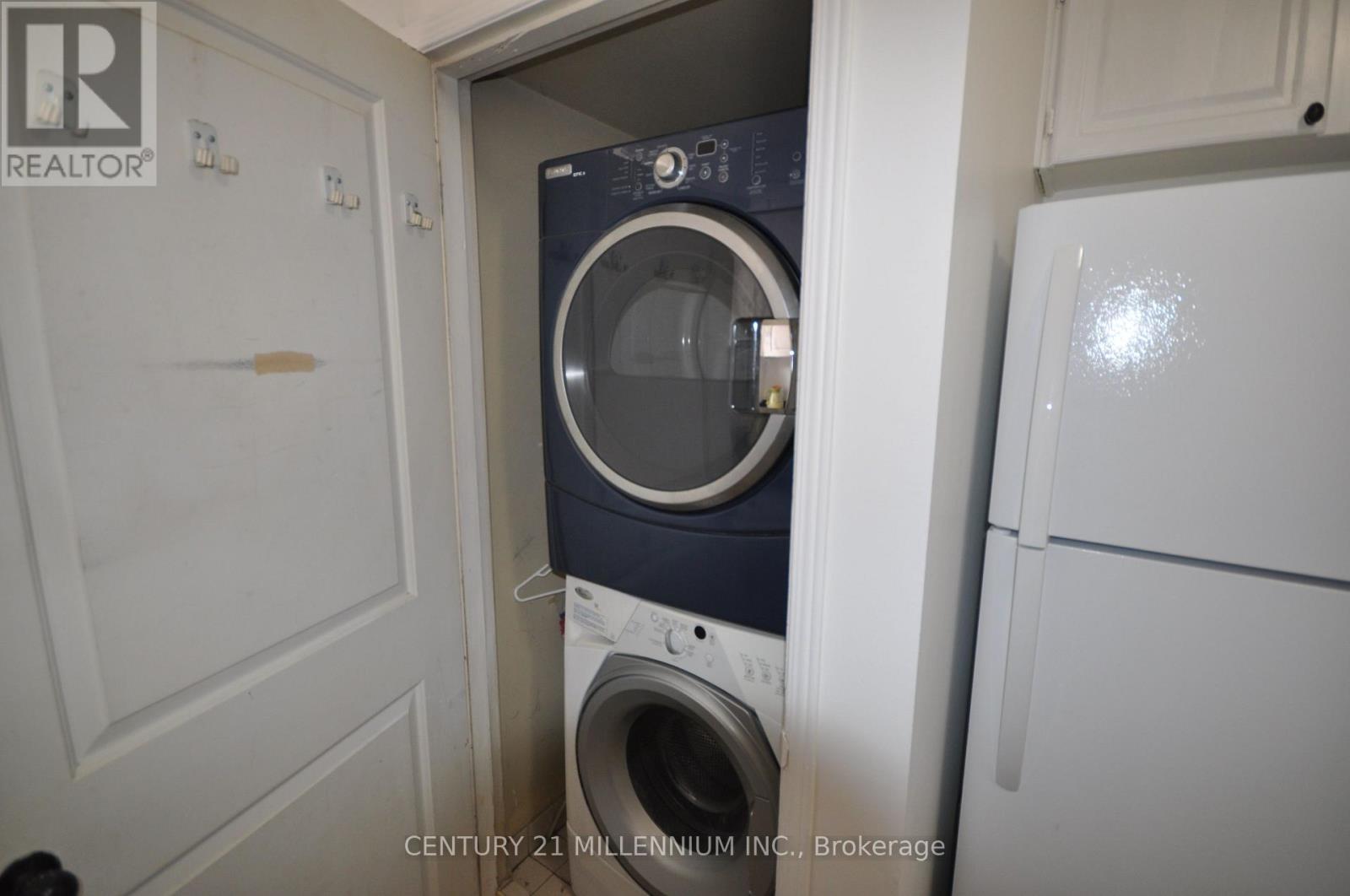 30 Corby Crescent, Brampton, Ontario  L6Y 1H1 - Photo 17 - W12504370