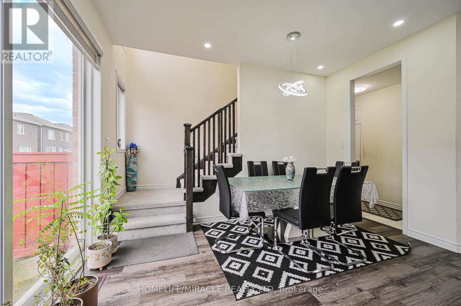 896 Sumac Crescent, Milton, Ontario  L9E 1R7 - Photo 12 - W12504382