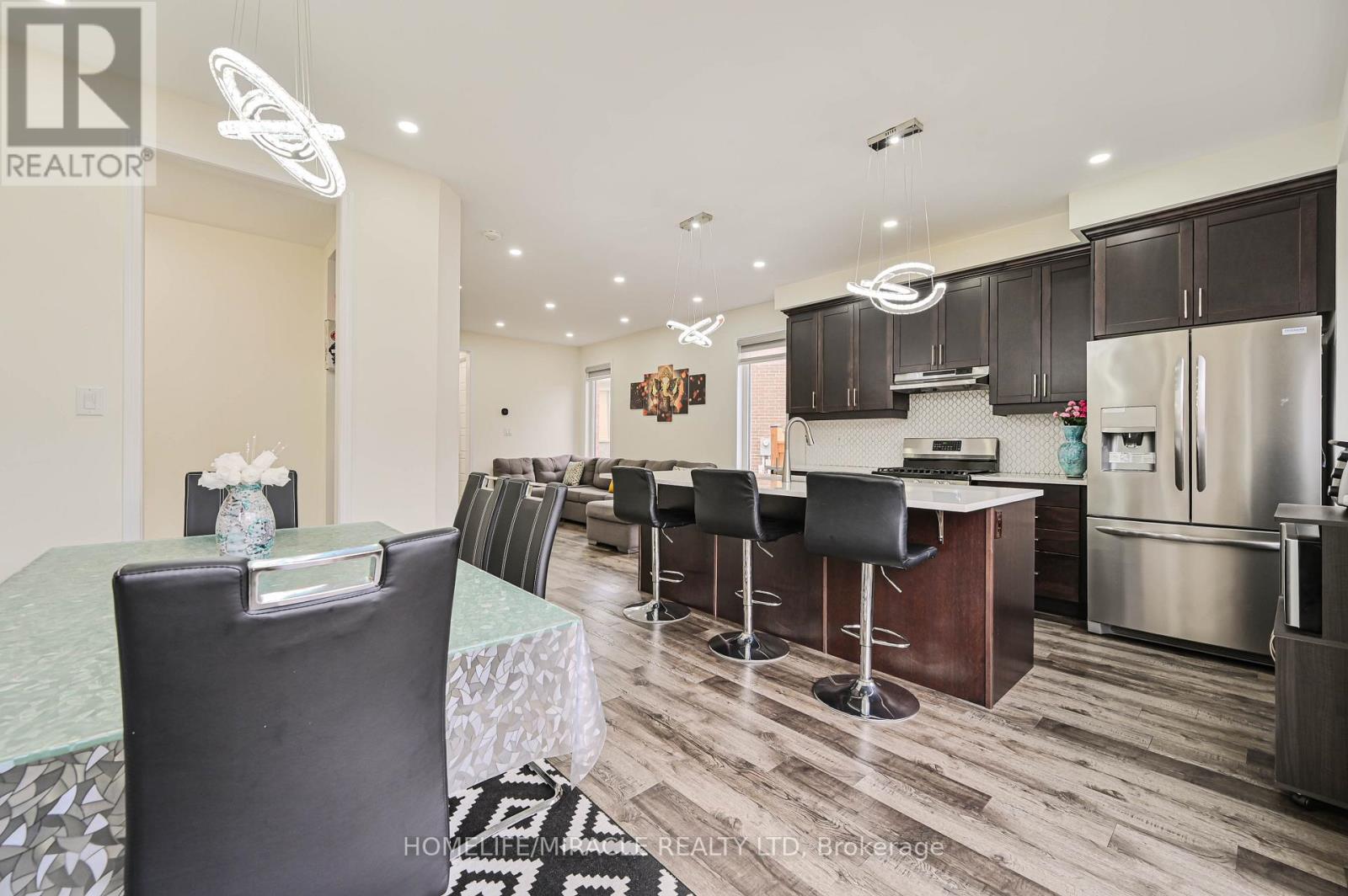 896 Sumac Crescent, Milton, Ontario  L9E 1R7 - Photo 15 - W12504382