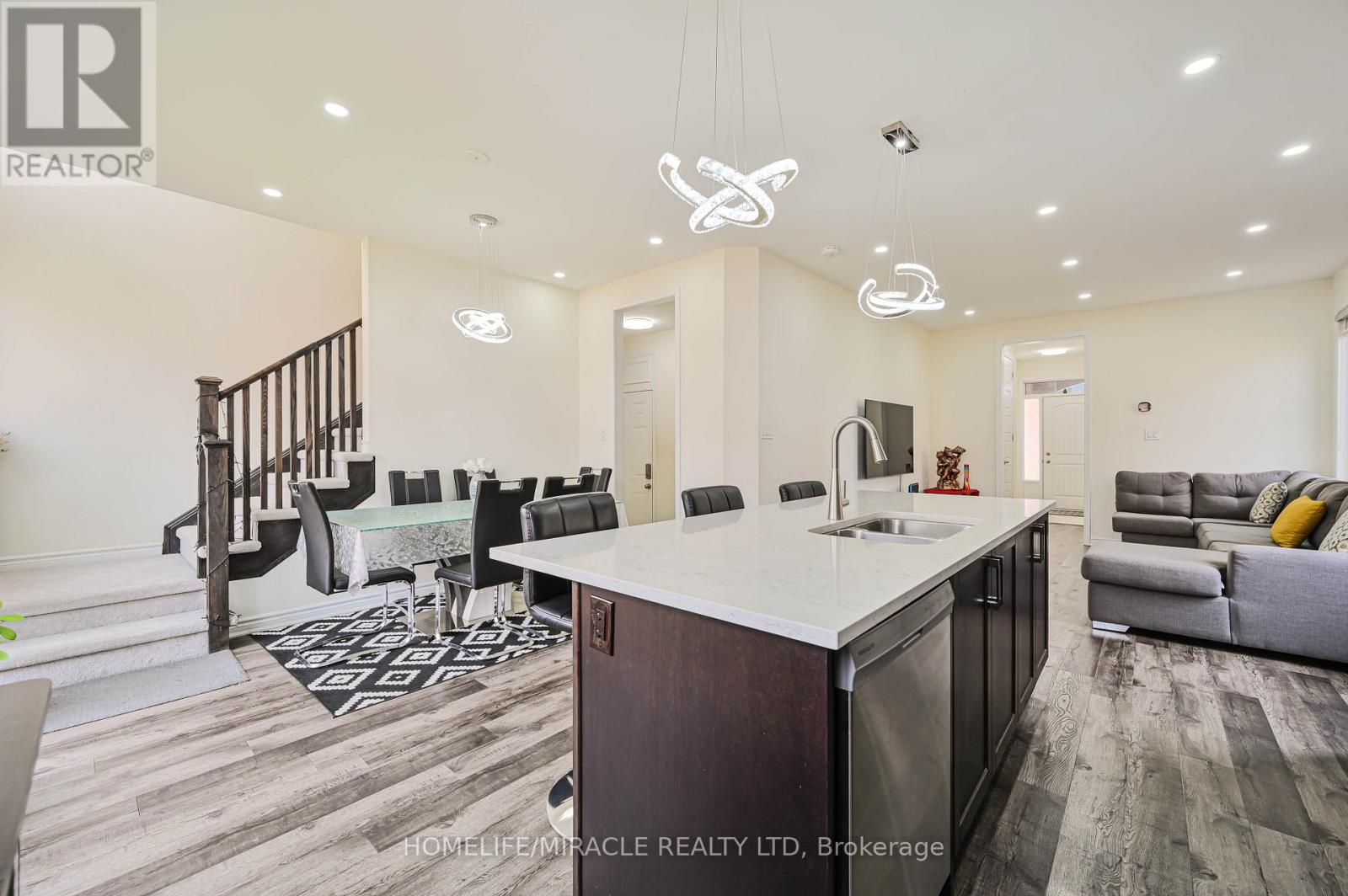 896 Sumac Crescent, Milton, Ontario  L9E 1R7 - Photo 19 - W12504382