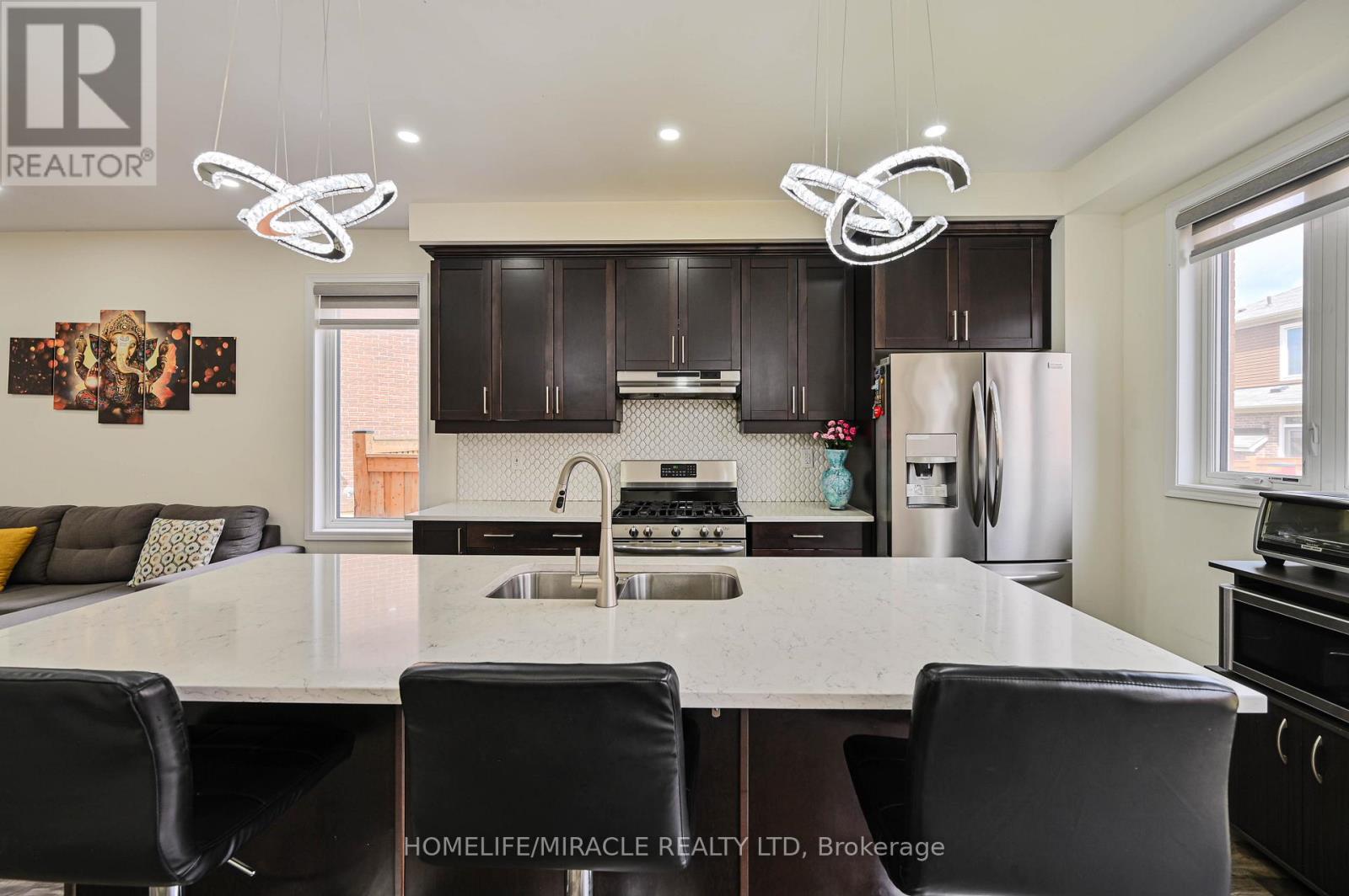 896 Sumac Crescent, Milton, Ontario  L9E 1R7 - Photo 21 - W12504382