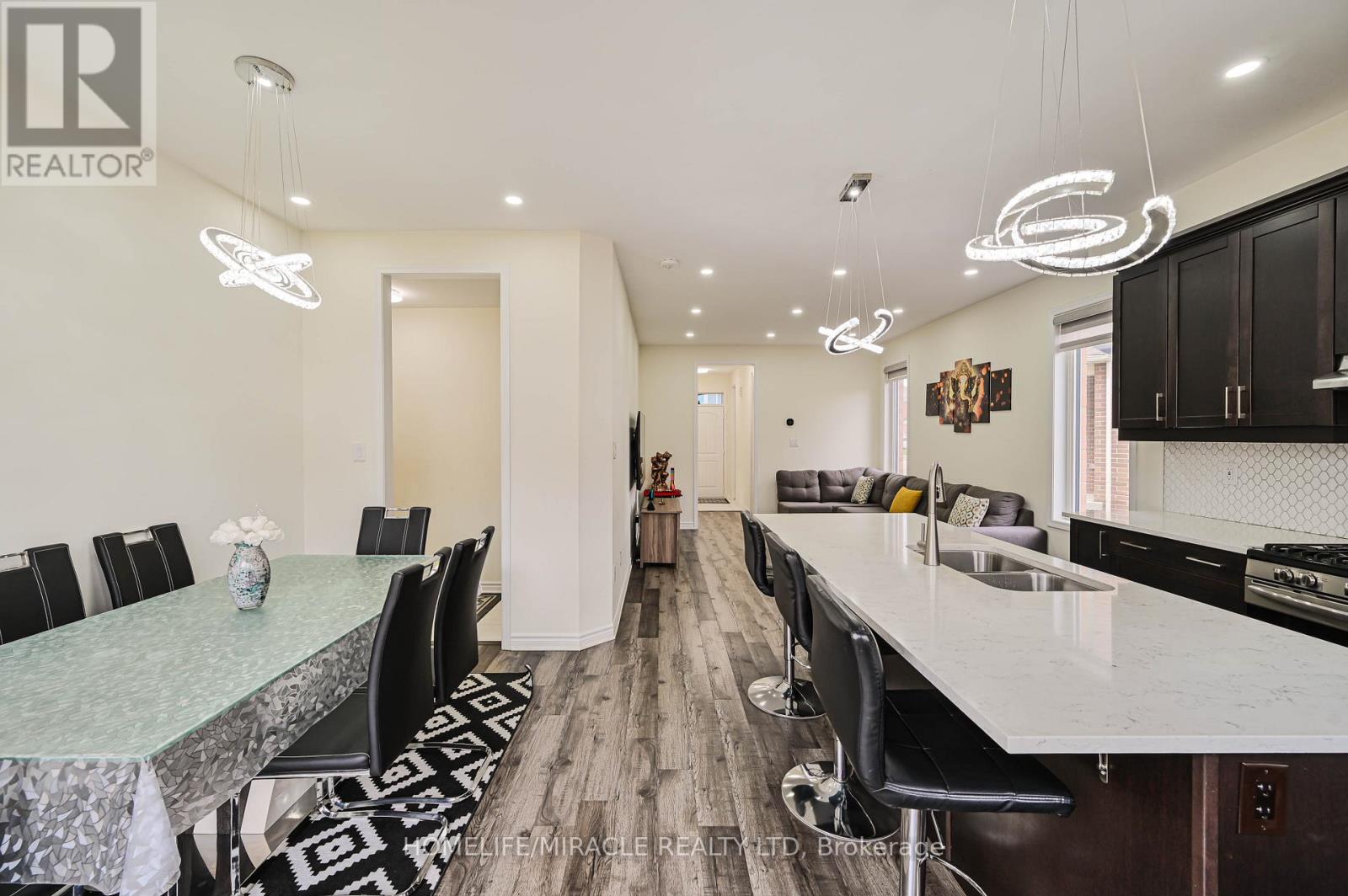 896 Sumac Crescent, Milton, Ontario  L9E 1R7 - Photo 23 - W12504382