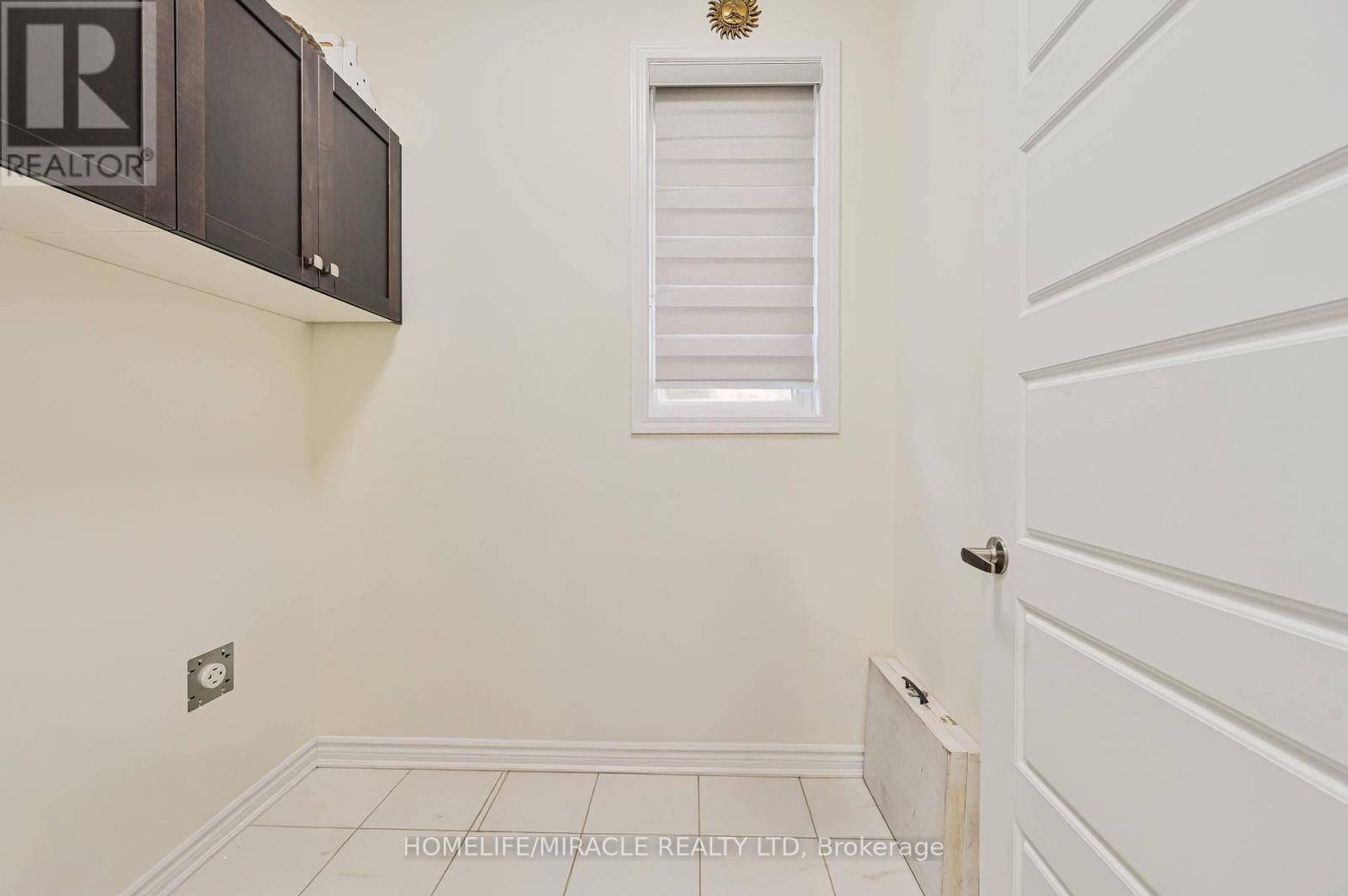 896 Sumac Crescent, Milton, Ontario  L9E 1R7 - Photo 24 - W12504382