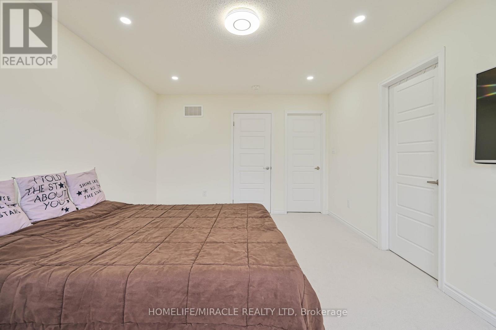 896 Sumac Crescent, Milton, Ontario  L9E 1R7 - Photo 32 - W12504382