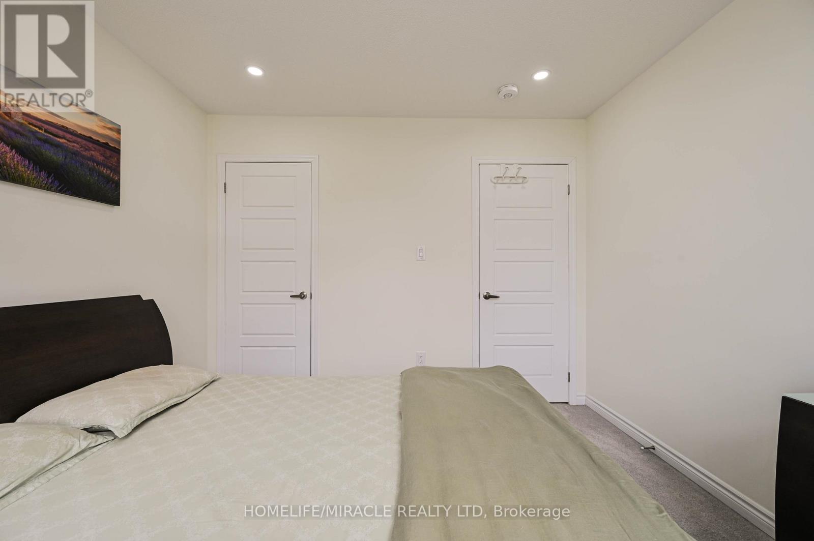 896 Sumac Crescent, Milton, Ontario  L9E 1R7 - Photo 39 - W12504382