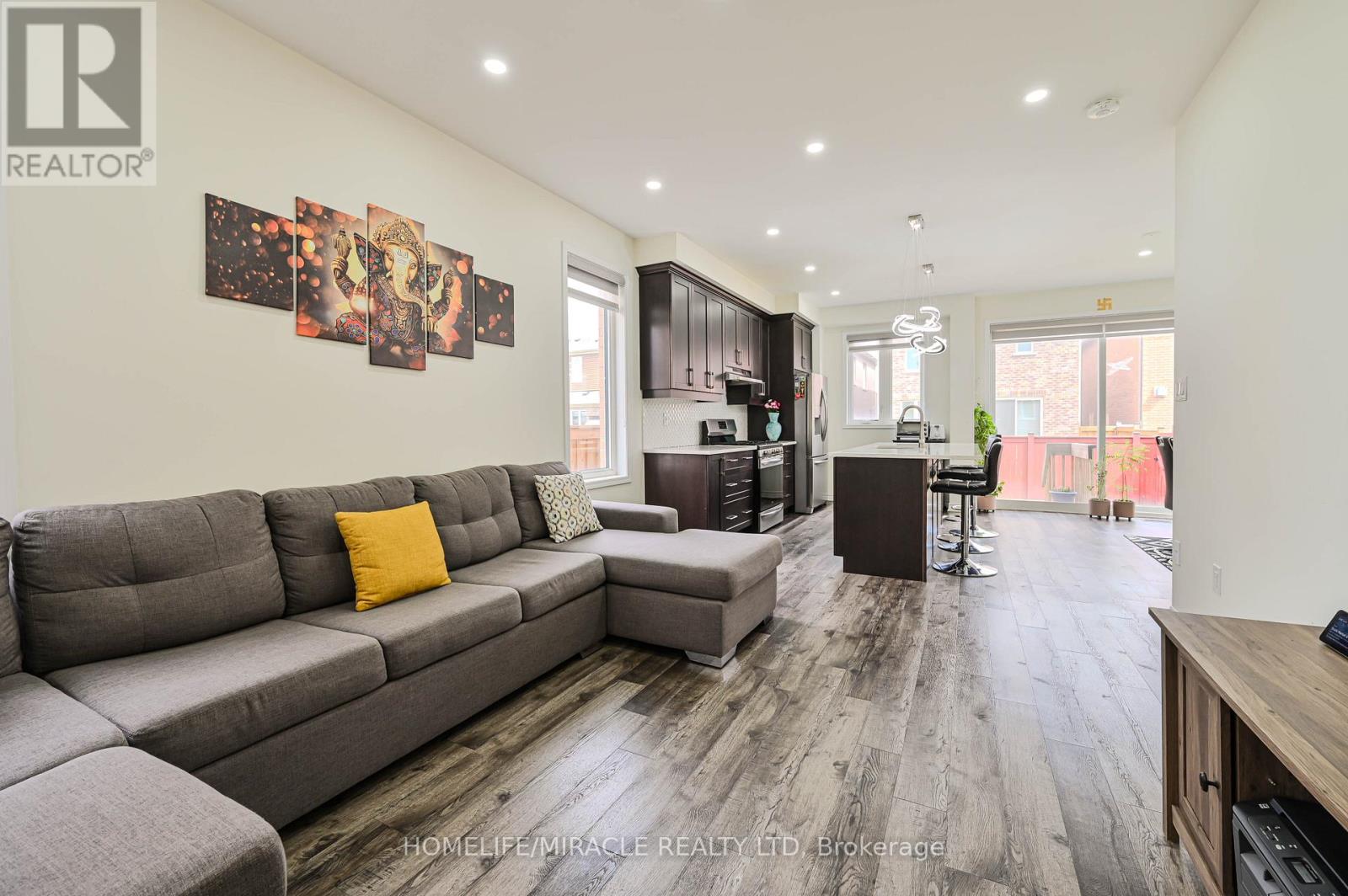 896 Sumac Crescent, Milton, Ontario  L9E 1R7 - Photo 9 - W12504382