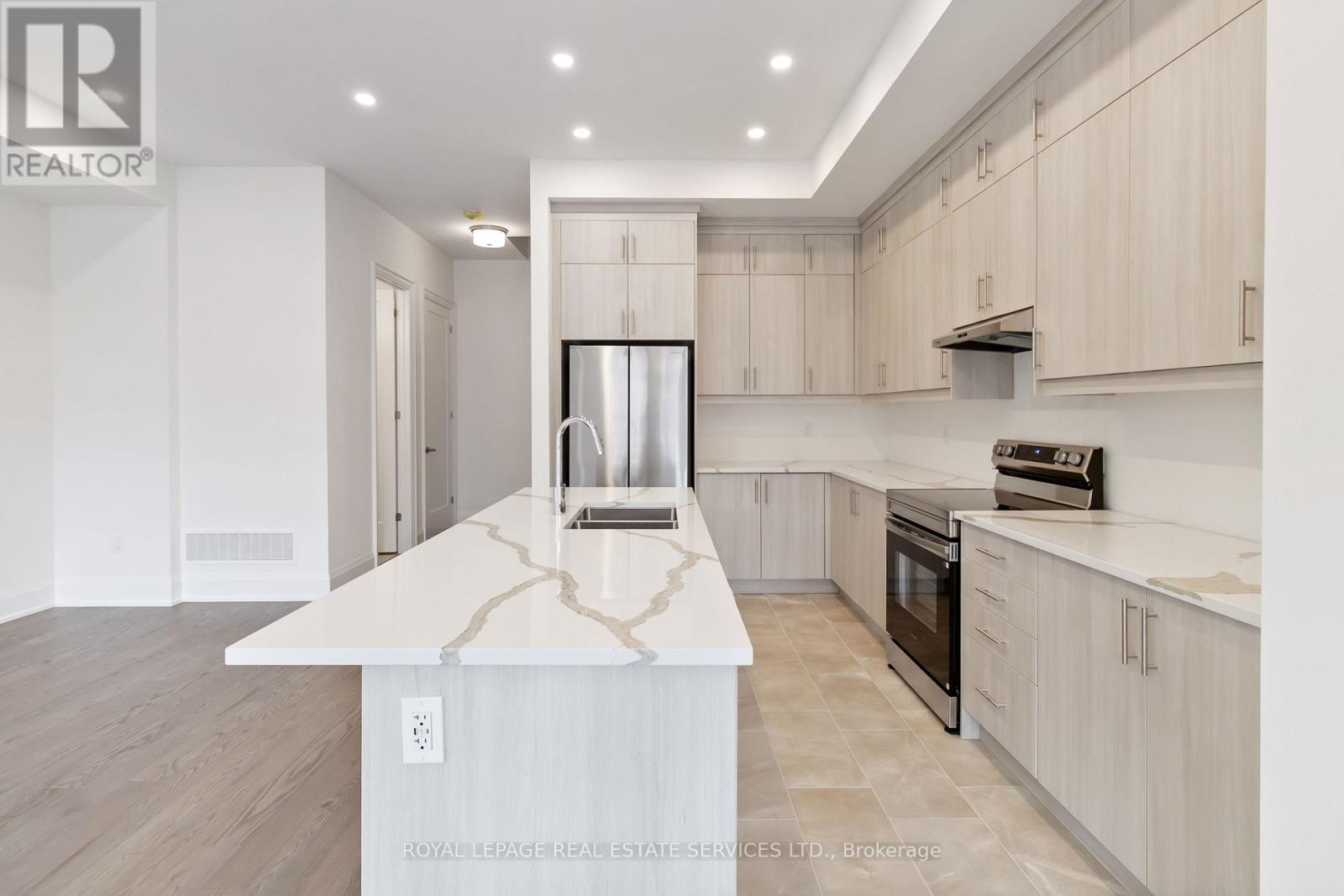 3303 Taha Gardens, Oakville, Ontario  L6M 5R9 - Photo 11 - W12504384