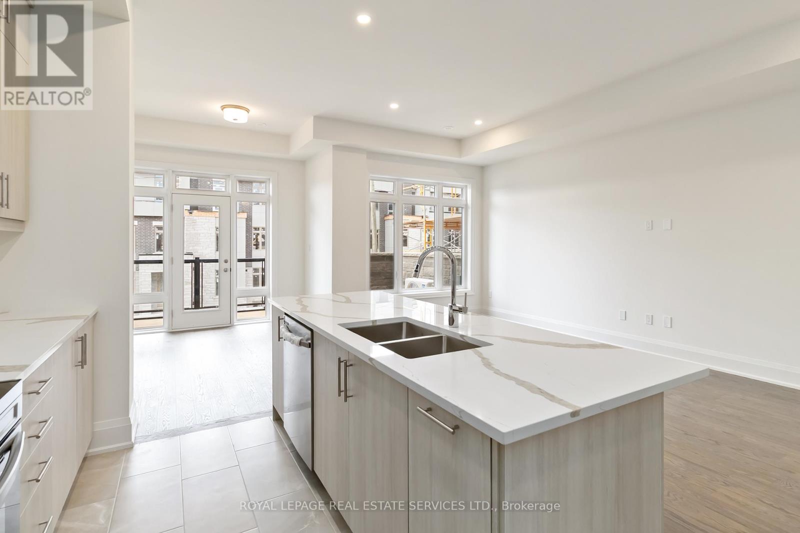 3303 Taha Gardens, Oakville, Ontario  L6M 5R9 - Photo 14 - W12504384