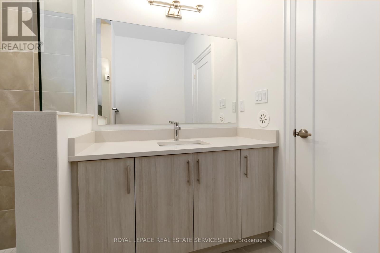 3303 Taha Gardens, Oakville, Ontario  L6M 5R9 - Photo 36 - W12504384