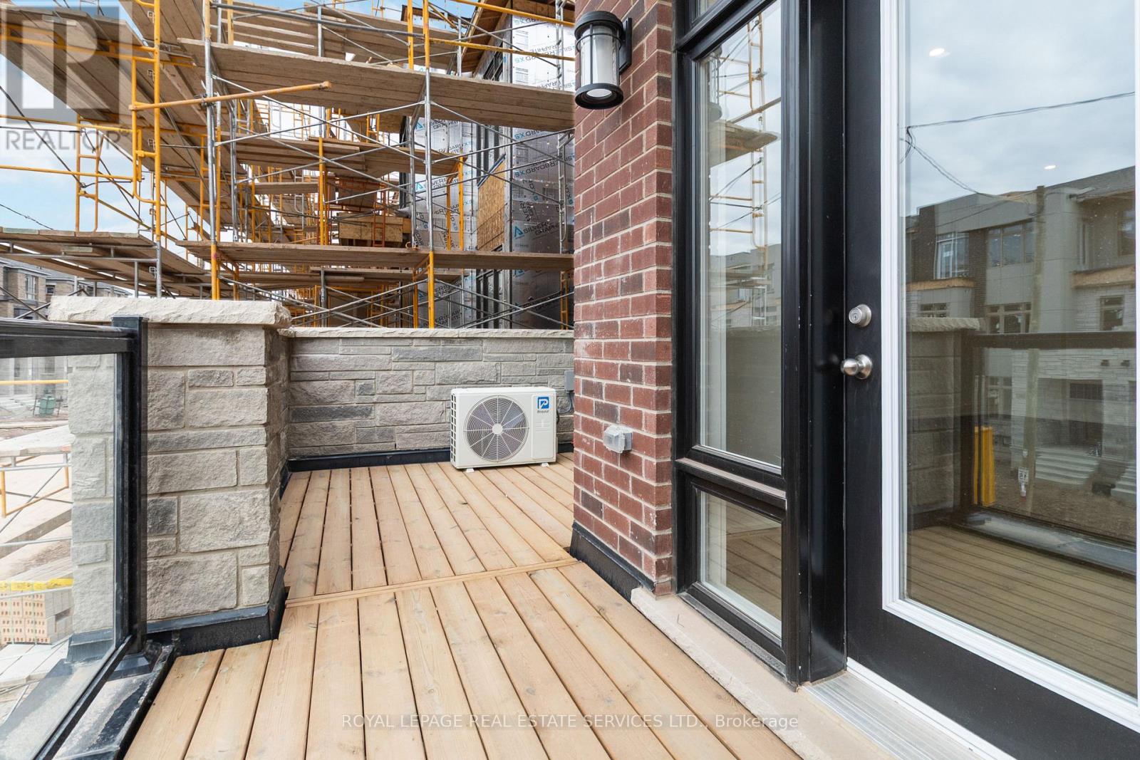 3303 Taha Gardens, Oakville, Ontario  L6M 5R9 - Photo 37 - W12504384