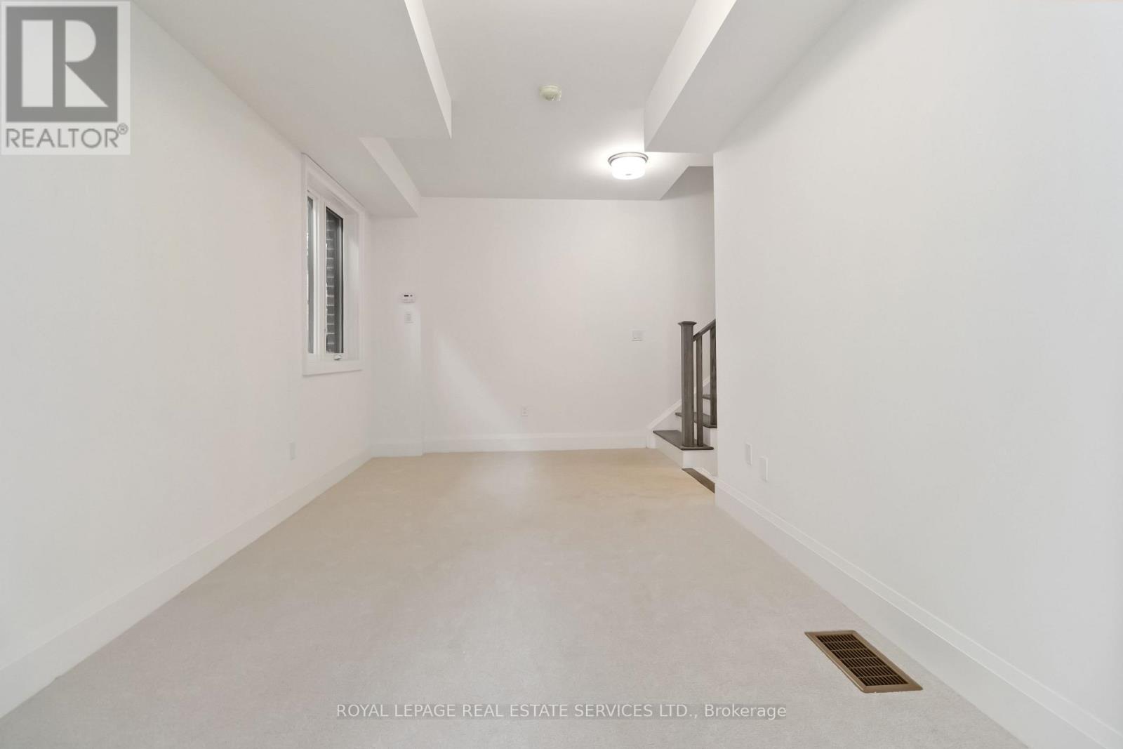 3303 Taha Gardens, Oakville, Ontario  L6M 5R9 - Photo 6 - W12504384