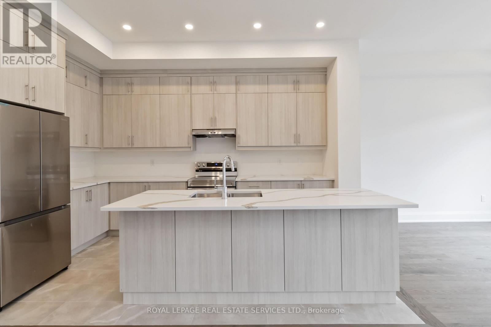 3303 Taha Gardens, Oakville, Ontario  L6M 5R9 - Photo 9 - W12504384