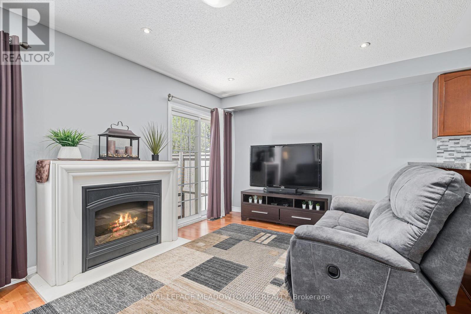 11 - 102 Cedarbrook Road, Brampton, Ontario  L6R 0W4 - Photo 14 - W12504422