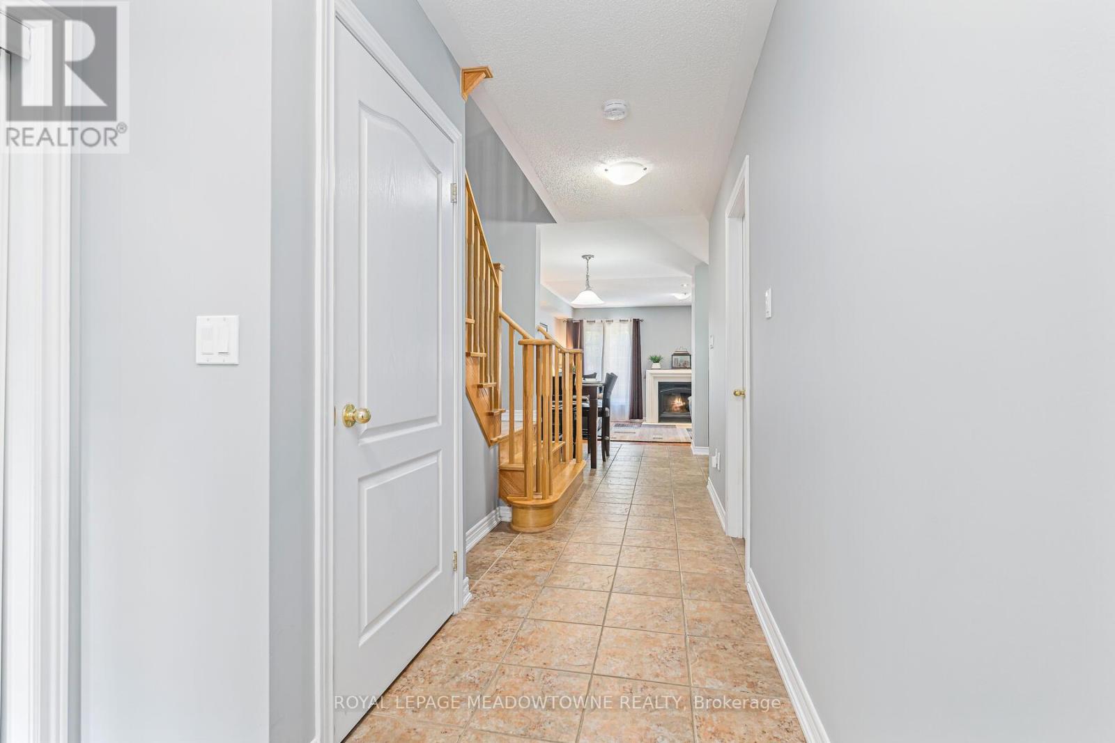 11 - 102 Cedarbrook Road, Brampton, Ontario  L6R 0W4 - Photo 5 - W12504422