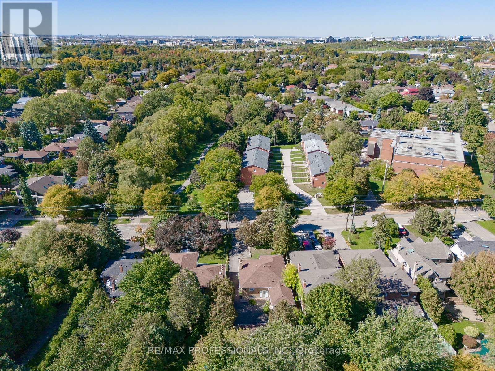 55 Old Burnhamthorpe Road, Toronto, Ontario  M9C 3J6 - Photo 50 - W12504426