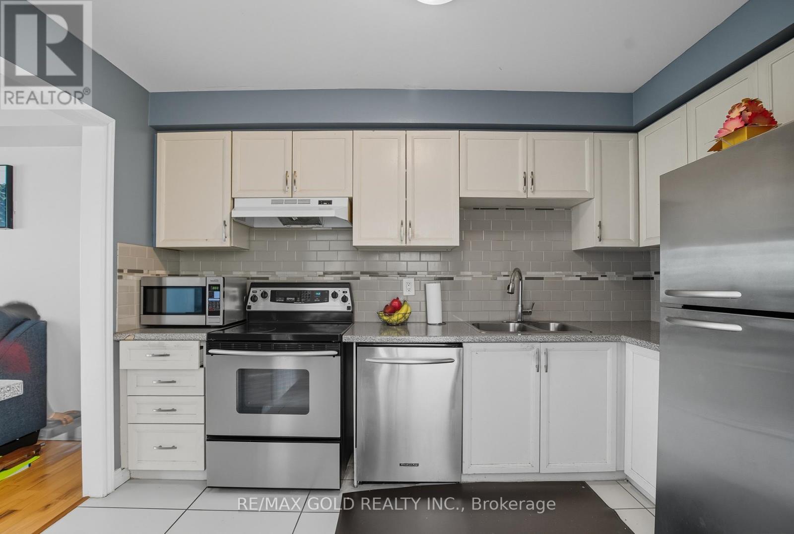 13 - 26 Wickstead Court, Brampton, Ontario  L6R 1N8 - Photo 10 - W12504434