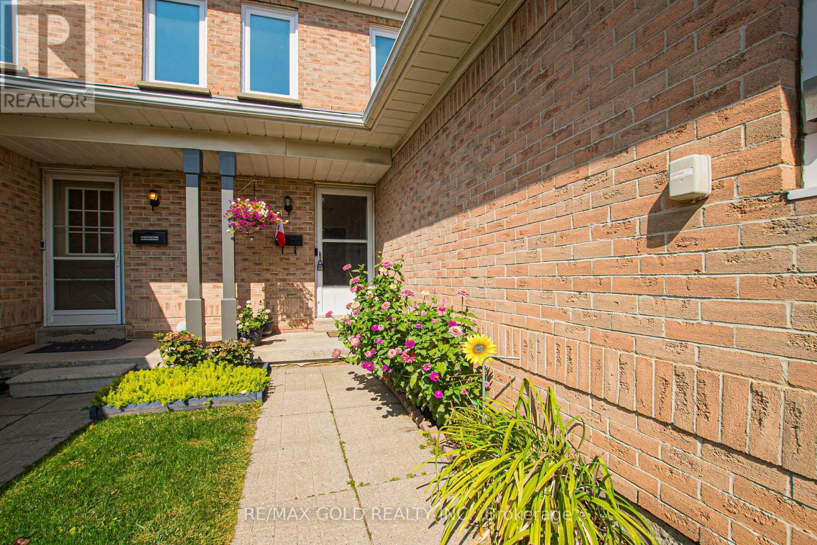 13 - 26 Wickstead Court, Brampton, Ontario  L6R 1N8 - Photo 2 - W12504434