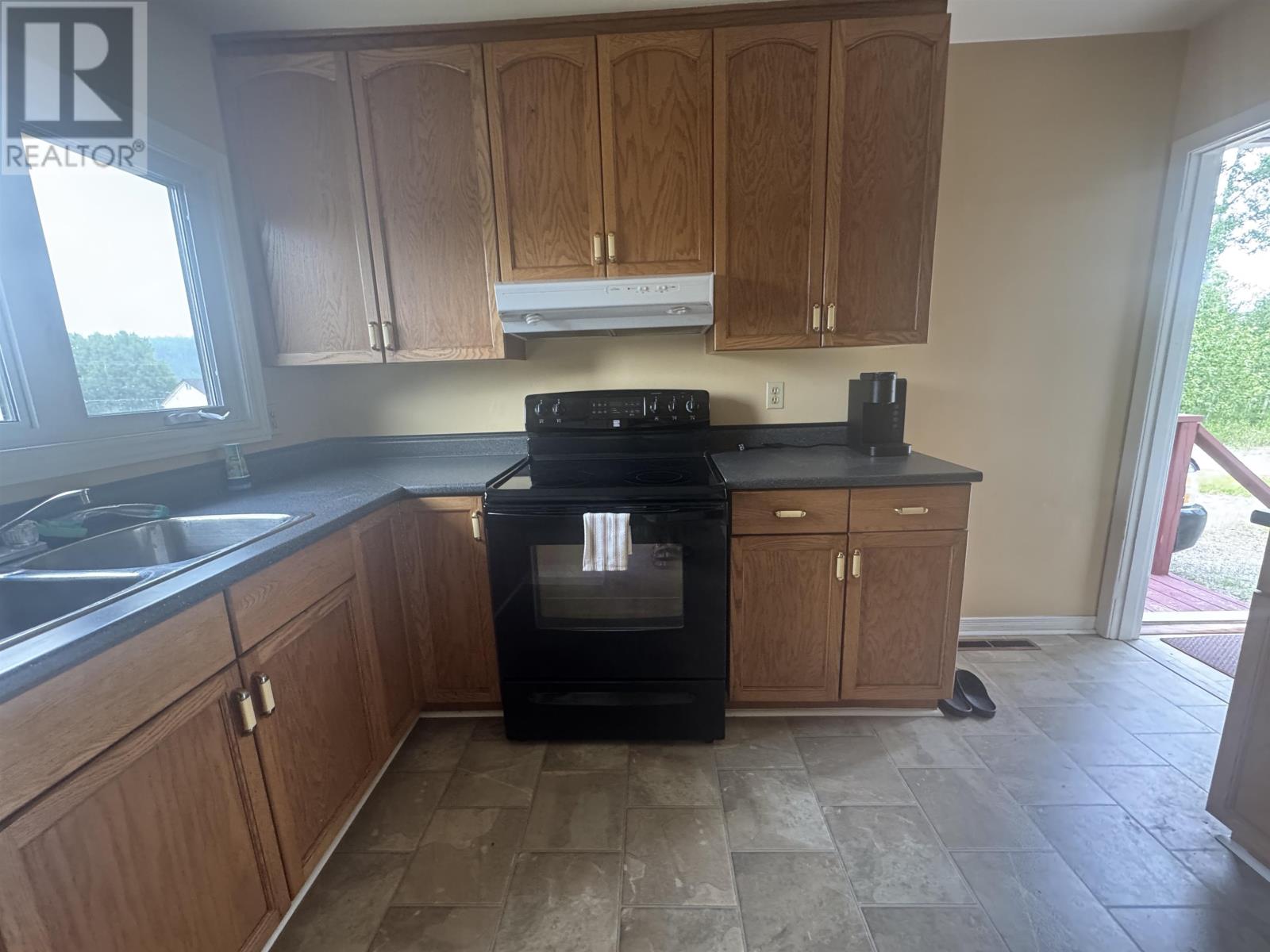 10 Wenonah Dr, Manitouwadge, Ontario P0T 2C0 - Photo 10 - TB252625