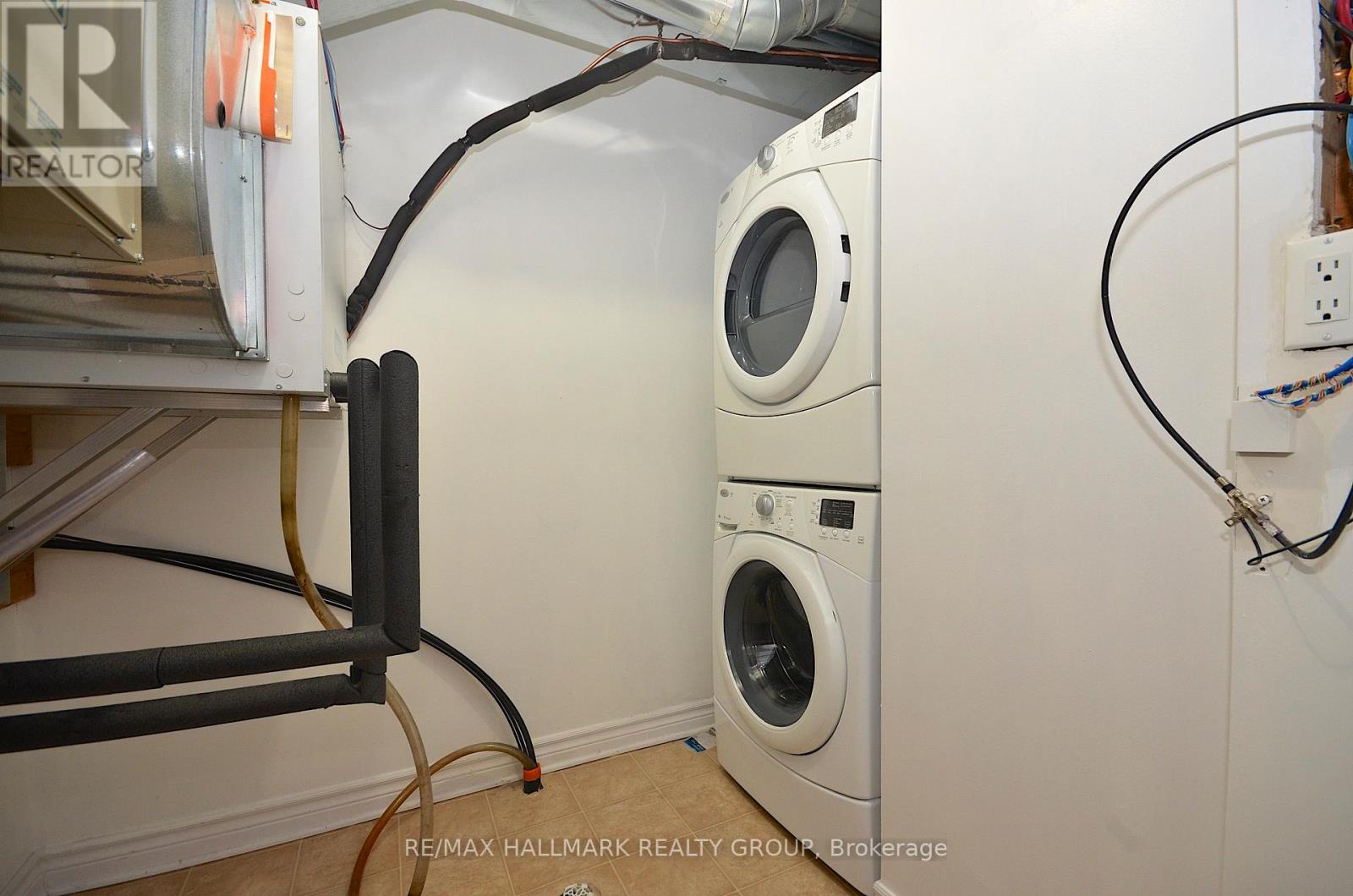 2 - 205 Bluestone Private, Ottawa, Ontario  K4A 0X7 - Photo 36 - X12504450