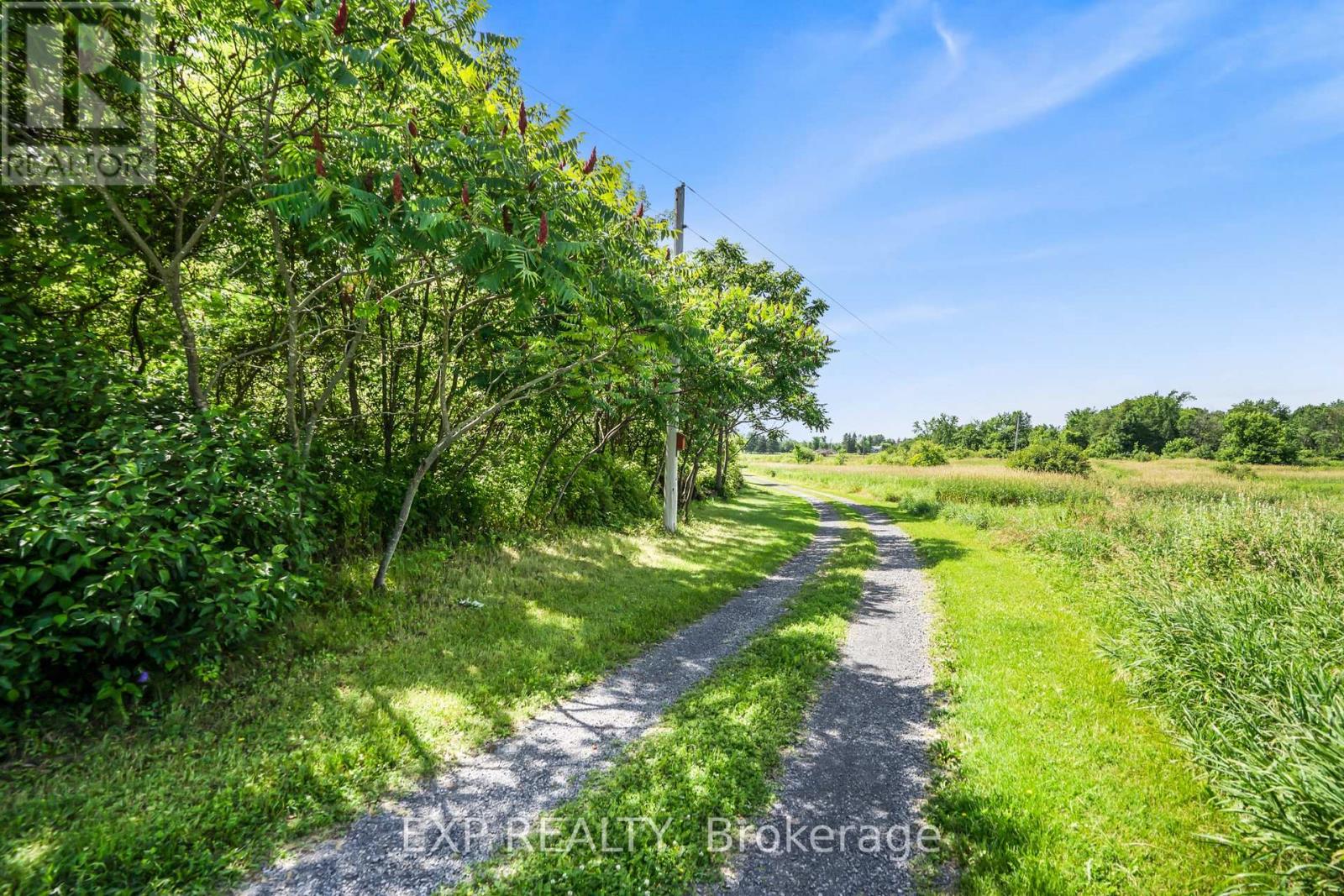 20612 Laggan Glenelg Road, North Glengarry, Ontario  K0B 1E0 - Photo 33 - X12504520