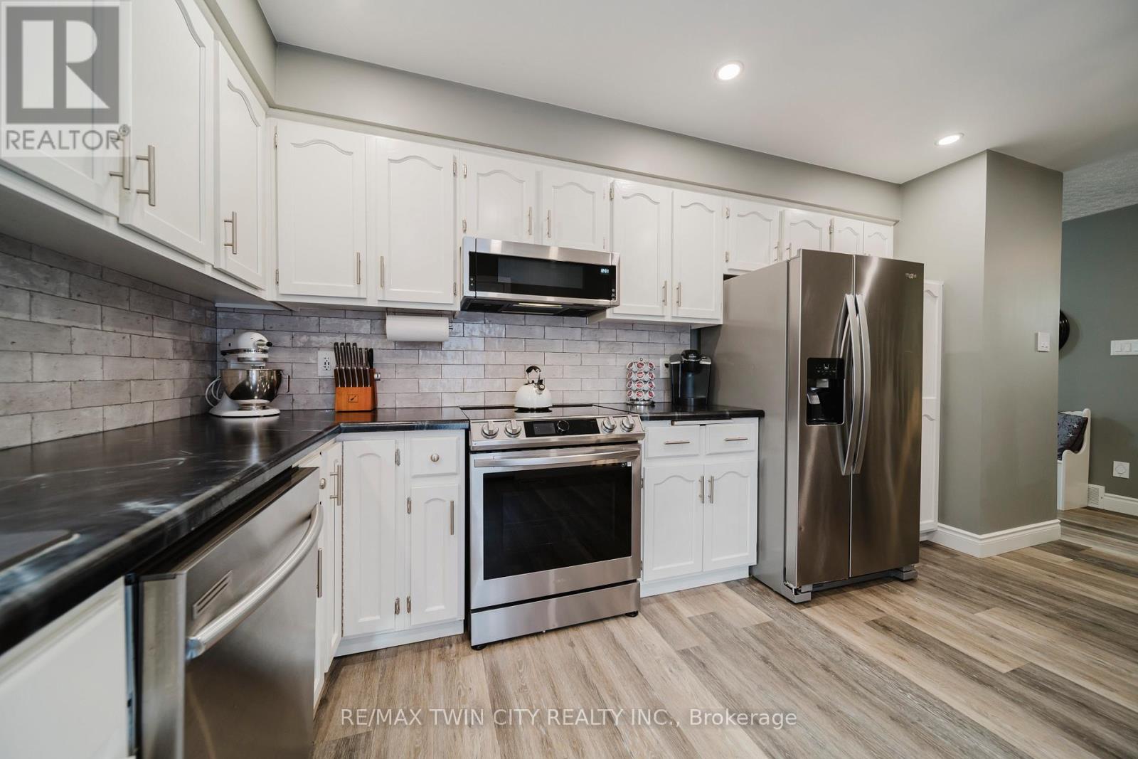 491 Appledale Crescent, Waterloo, Ontario  N2T 1V5 - Photo 12 - X12504234