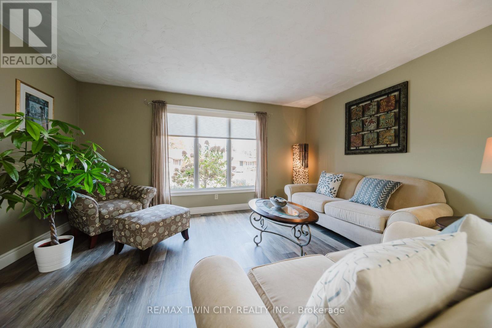 491 Appledale Crescent, Waterloo, Ontario  N2T 1V5 - Photo 6 - X12504234