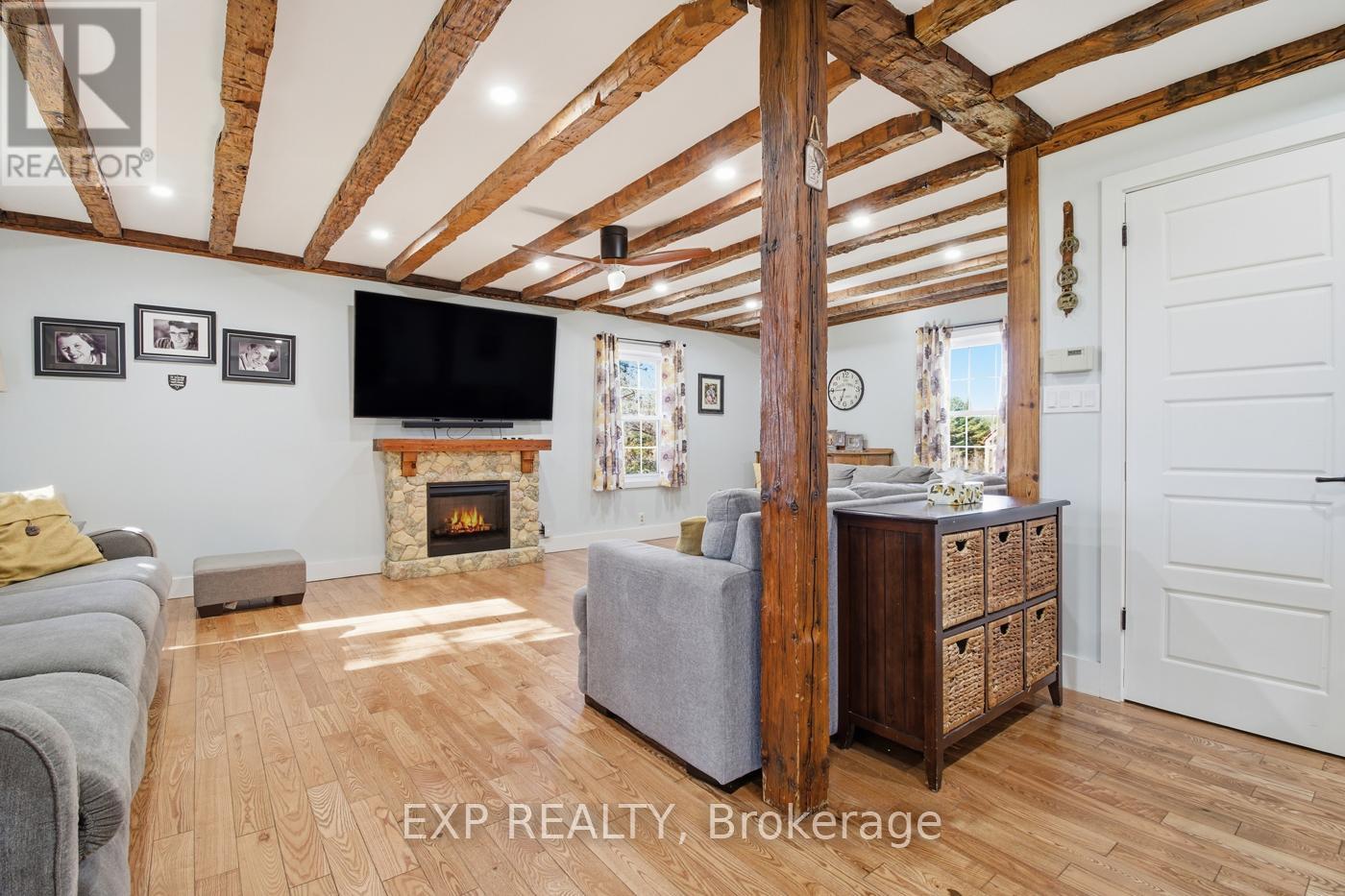 9043 Ridge Road, Niagara Falls, Ontario  L3B 5N7 - Photo 20 - X12504300