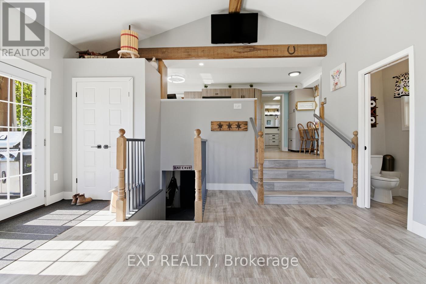 9043 Ridge Road, Niagara Falls, Ontario  L3B 5N7 - Photo 25 - X12504300