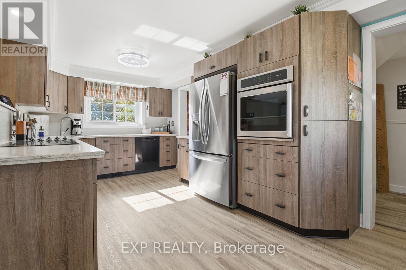 9043 Ridge Road, Niagara Falls, Ontario  L3B 5N7 - Photo 27 - X12504300