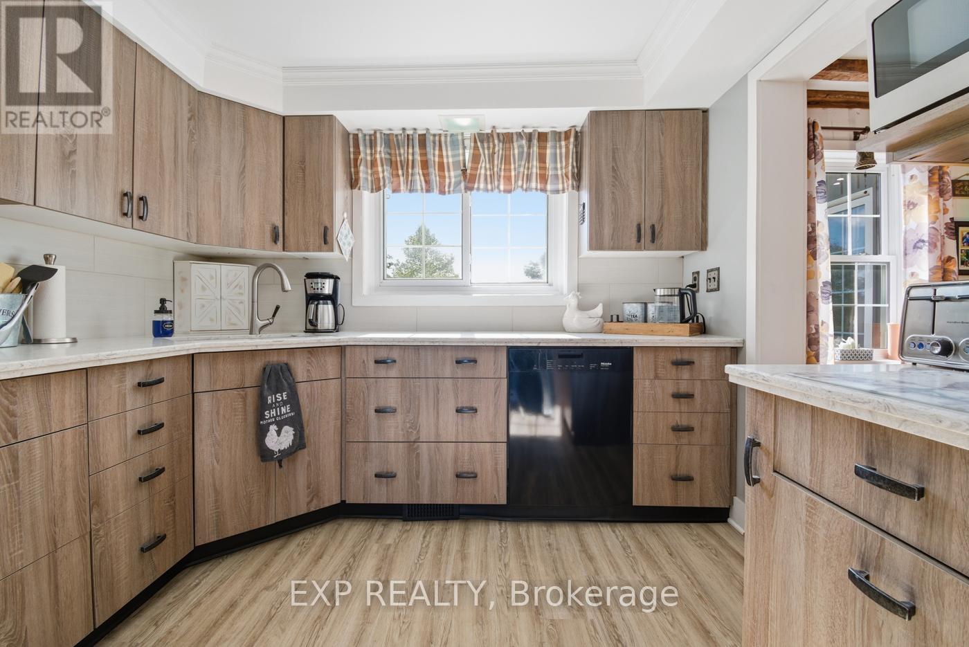 9043 Ridge Road, Niagara Falls, Ontario  L3B 5N7 - Photo 29 - X12504300