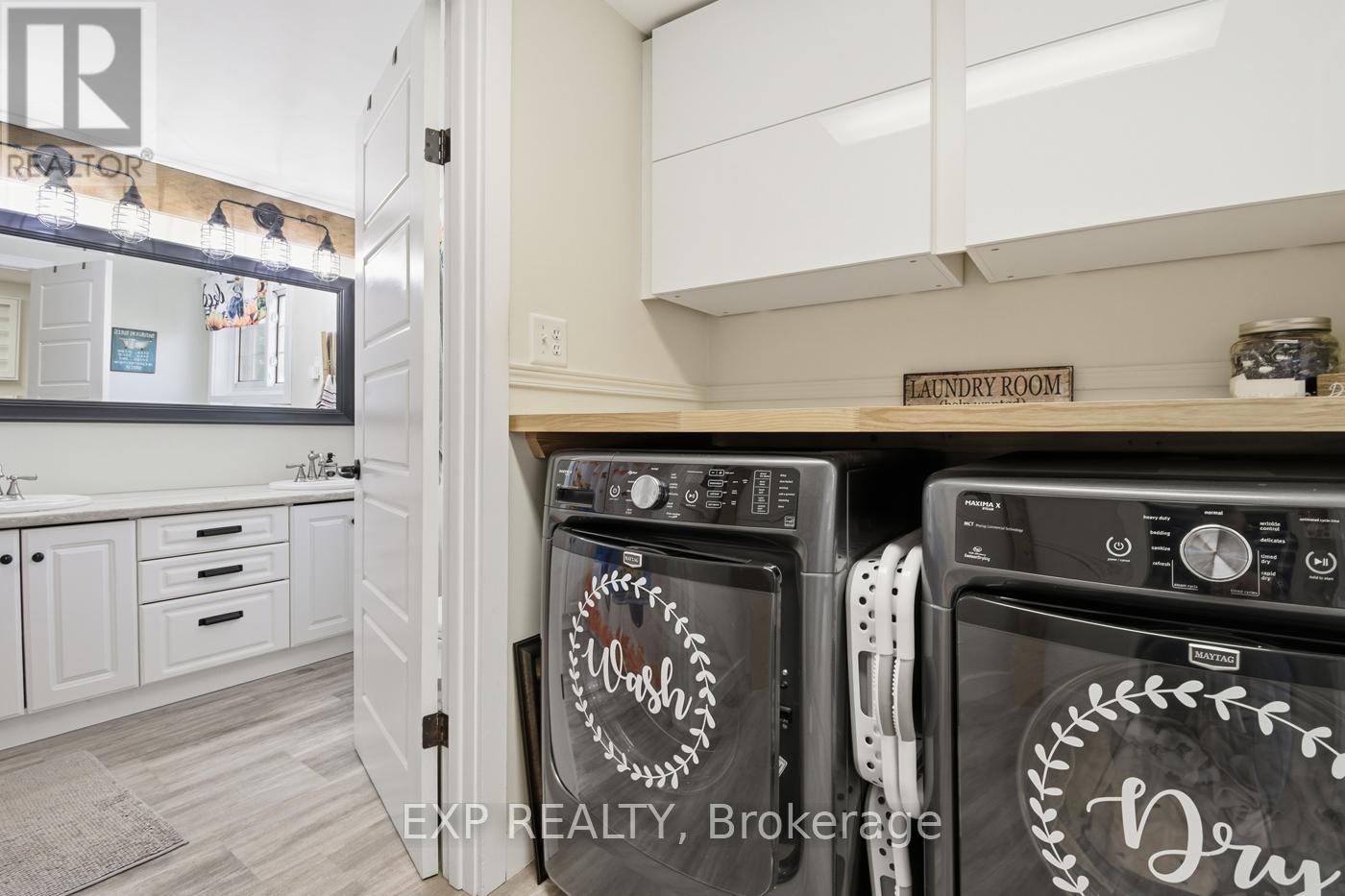 9043 Ridge Road, Niagara Falls, Ontario  L3B 5N7 - Photo 33 - X12504300