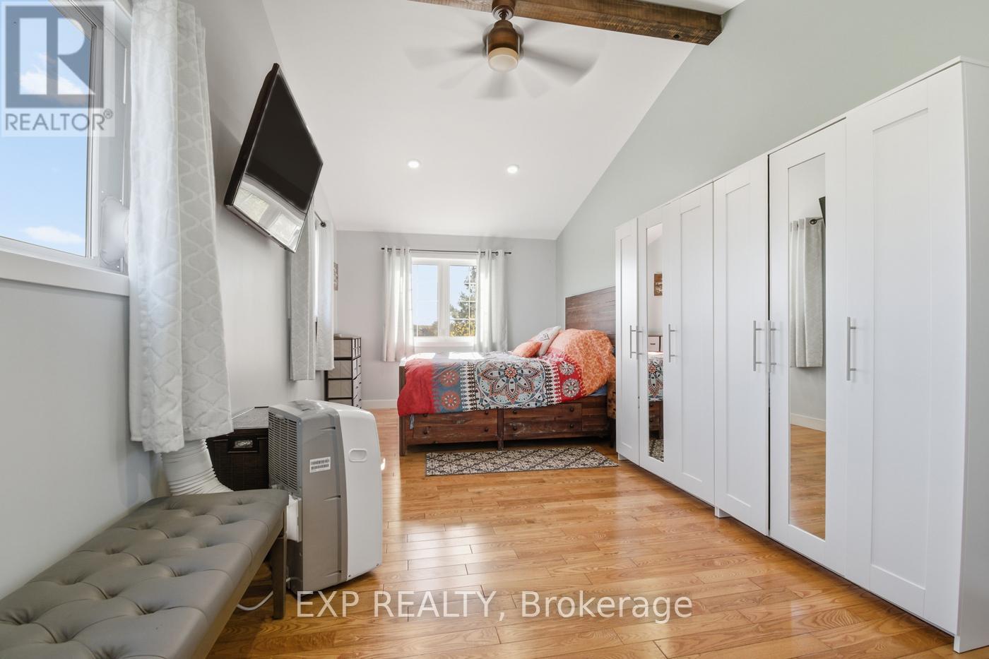 9043 Ridge Road, Niagara Falls, Ontario  L3B 5N7 - Photo 34 - X12504300