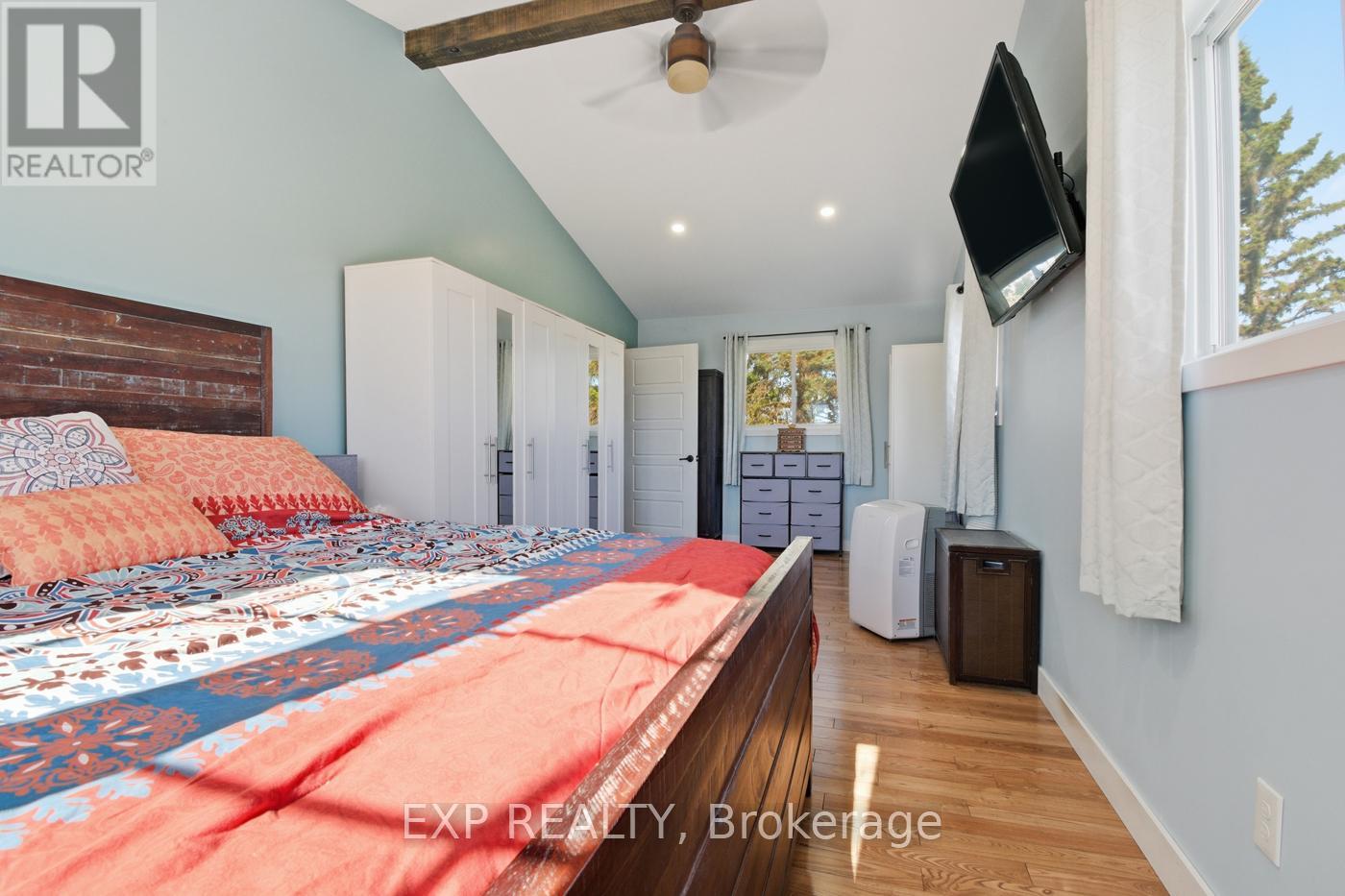 9043 Ridge Road, Niagara Falls, Ontario  L3B 5N7 - Photo 36 - X12504300