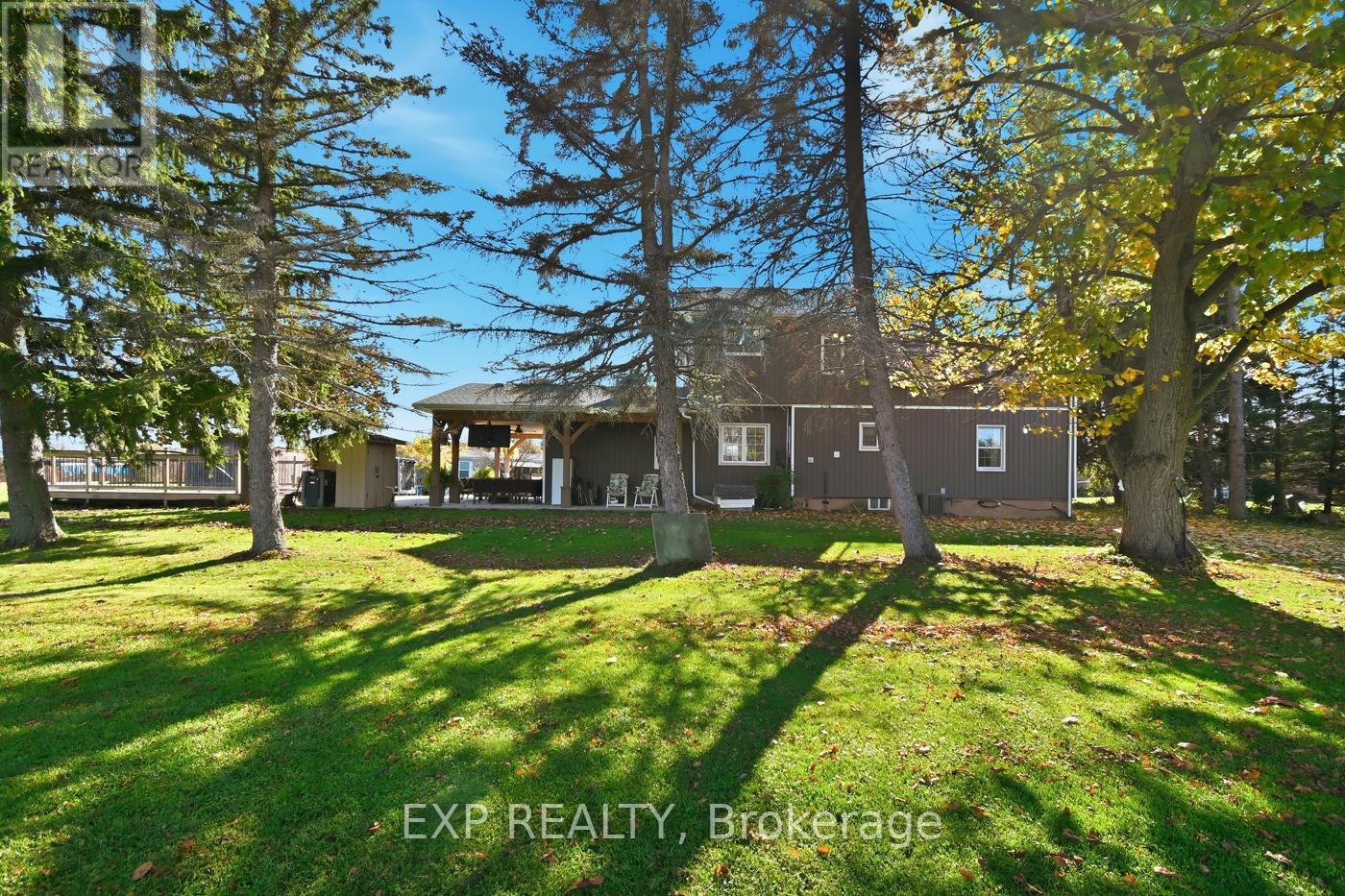 9043 Ridge Road, Niagara Falls, Ontario  L3B 5N7 - Photo 4 - X12504300