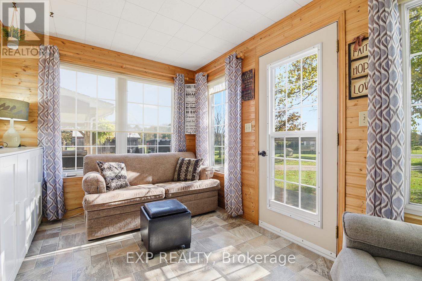 9043 Ridge Road, Niagara Falls, Ontario  L3B 5N7 - Photo 49 - X12504300