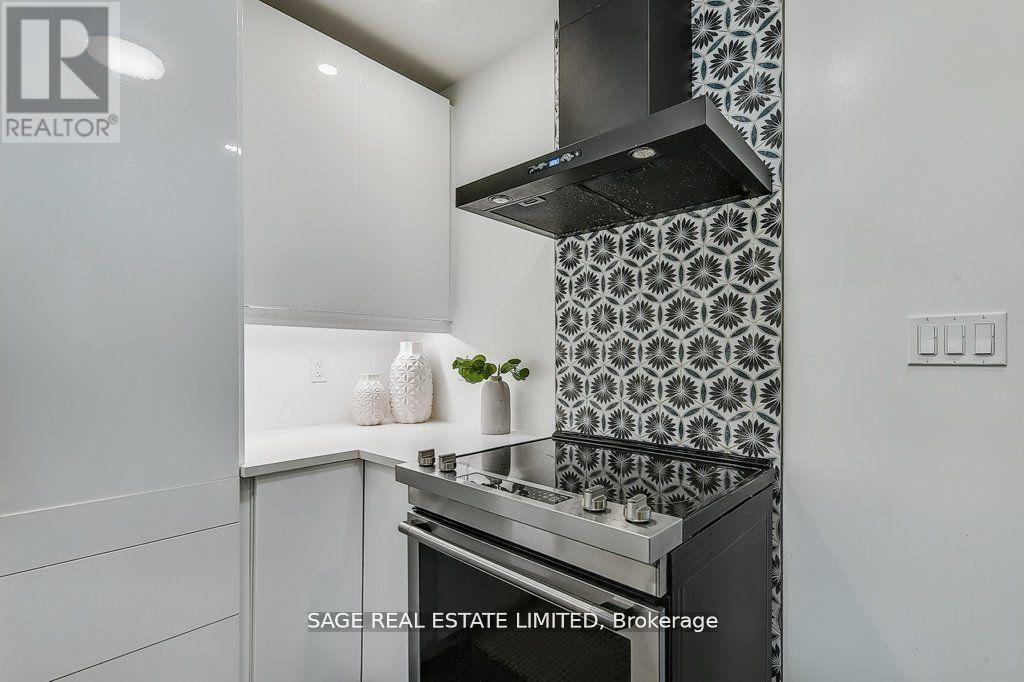 209 Bedford Road, Kitchener, Ontario  N2G 3A5 - Photo 10 - X12504378