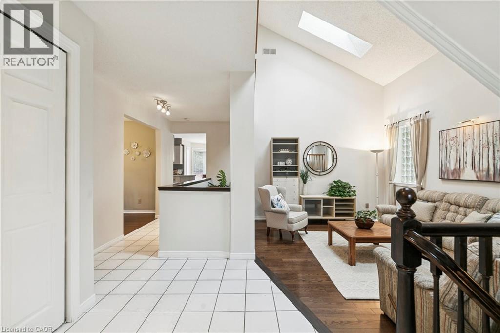 2210 Heidi Avenue, Burlington, Ontario  L7M 3W5 - Photo 5 - 40785204