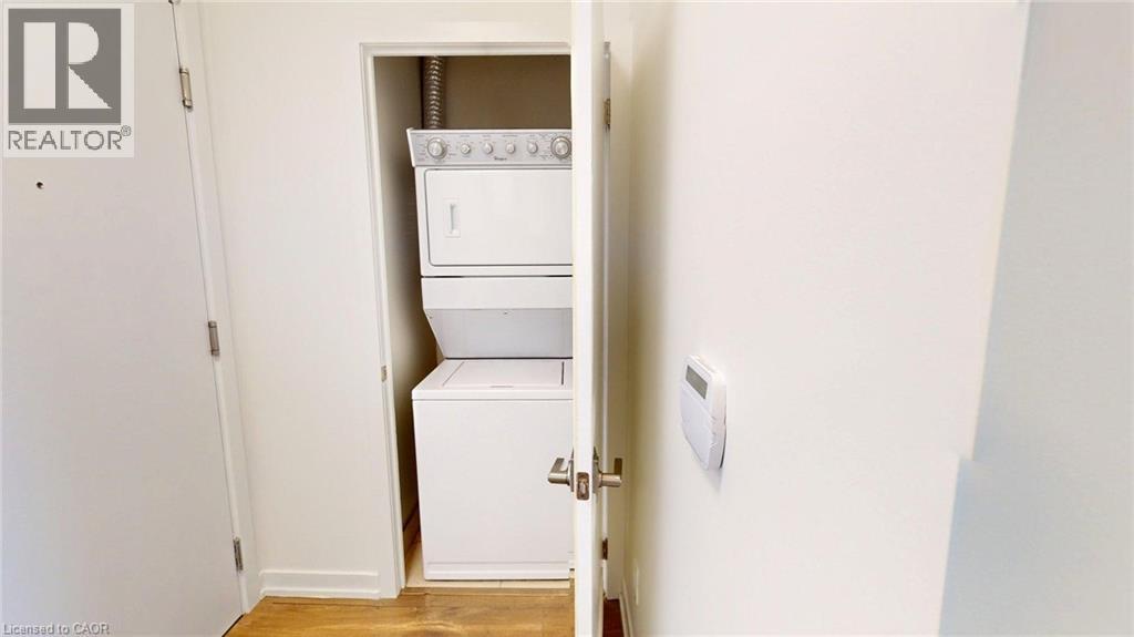 2081 Fairview Street, Burlington, Ontario  L7R 0E4 - Photo 3 - 40784532