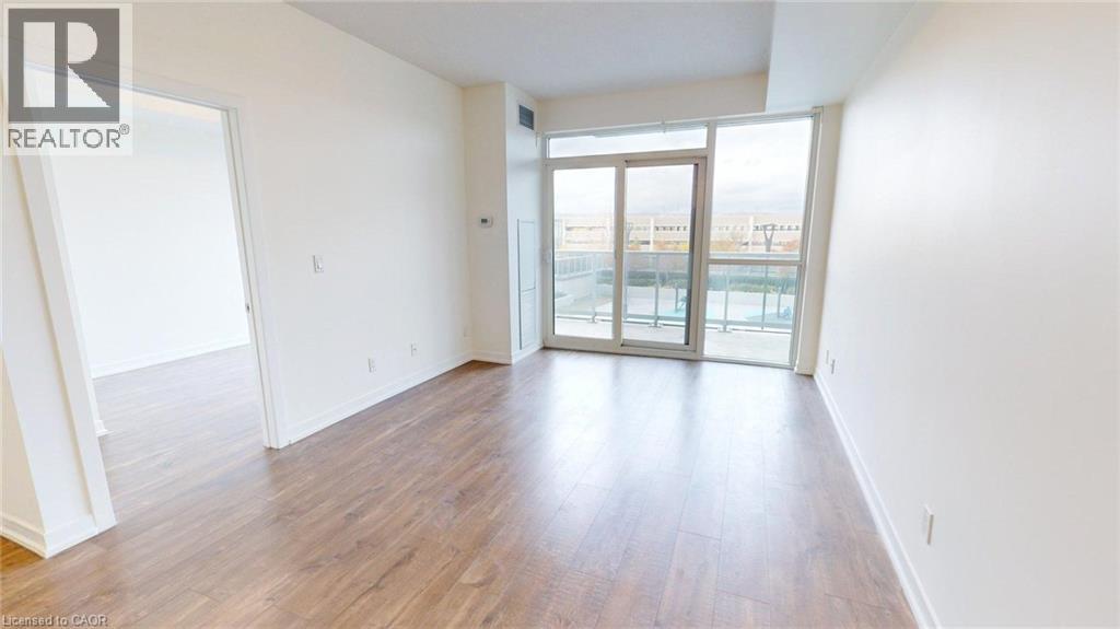 2081 Fairview Street, Burlington, Ontario  L7R 0E4 - Photo 4 - 40784532