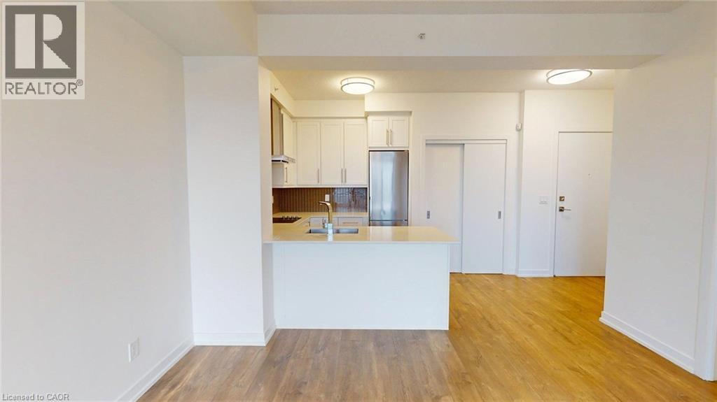 2081 Fairview Street, Burlington, Ontario  L7R 0E4 - Photo 6 - 40784532