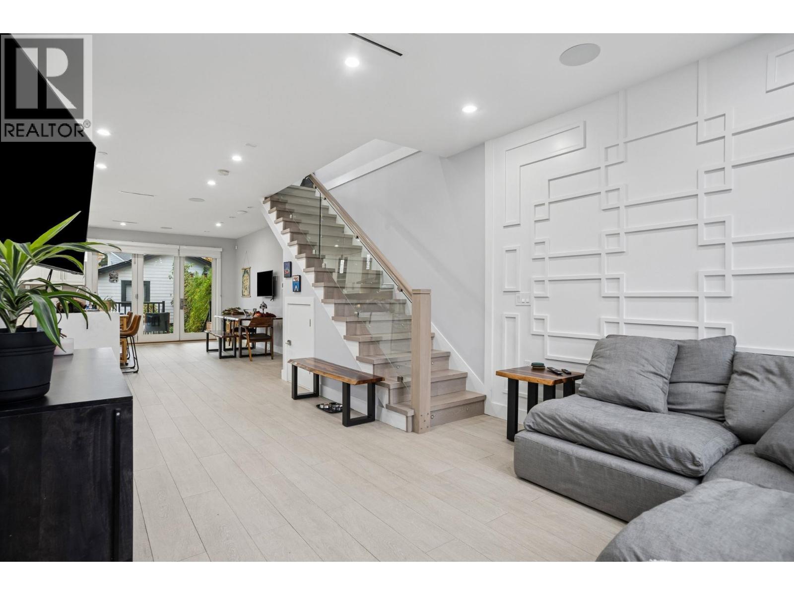 3045 East 59th Avenue, Vancouver, British Columbia  V5S 2B2 - Photo 8 - R3063941