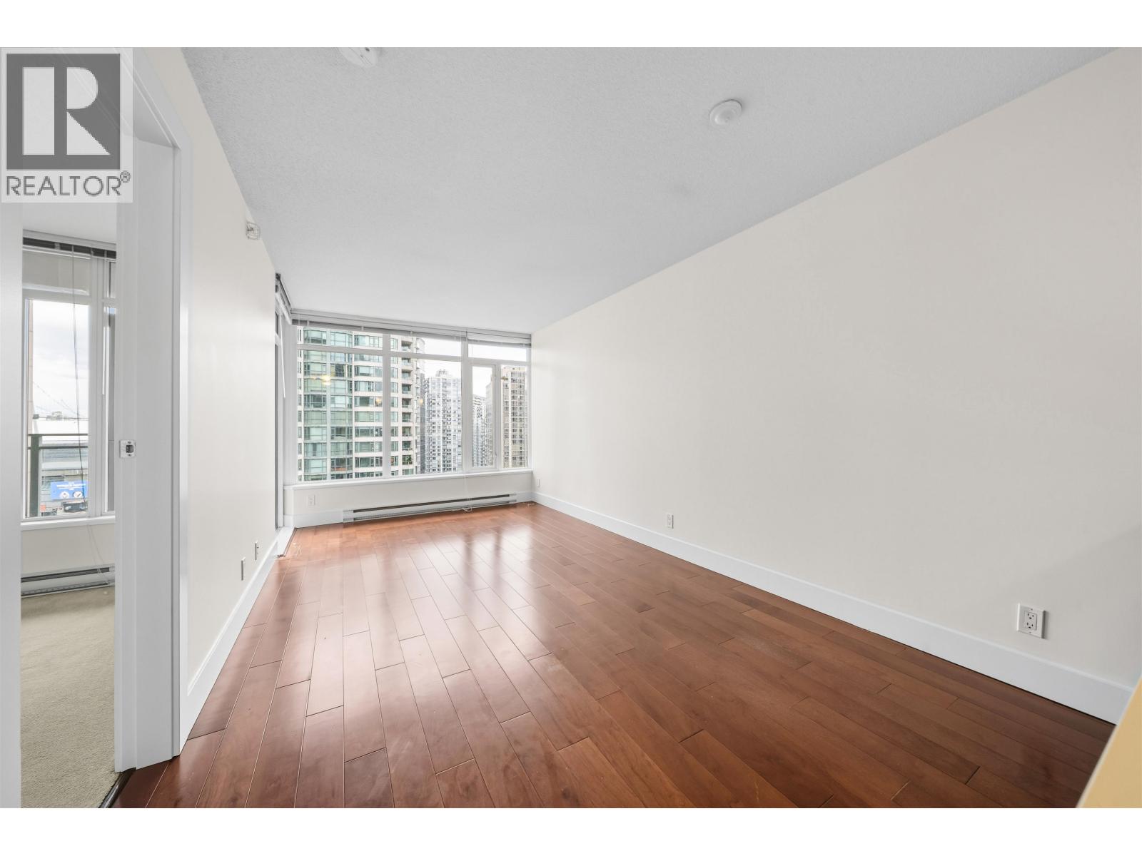 1607 888 Homer Street, Vancouver, British Columbia  V6B 0H7 - Photo 2 - R3063994