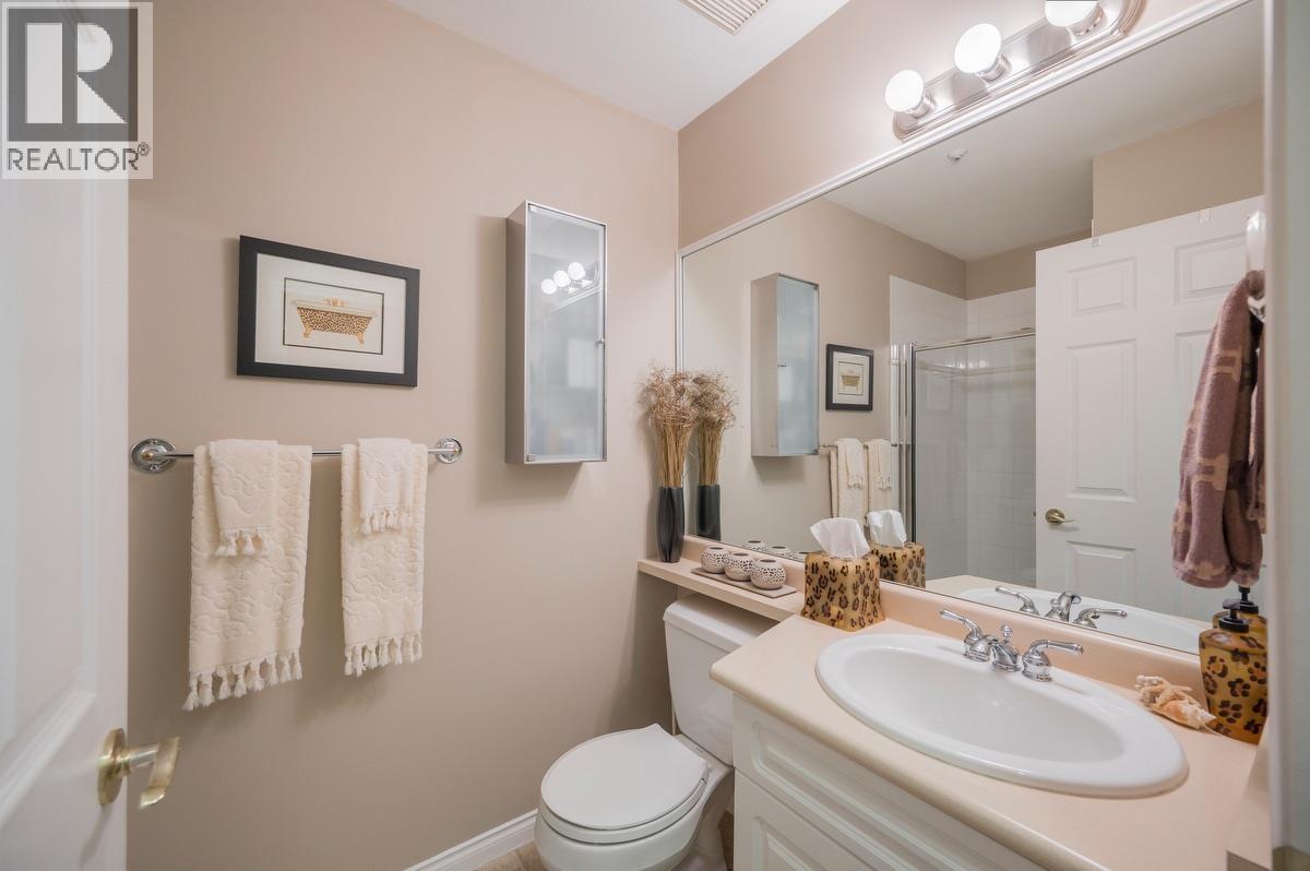 320 3098 Guildford Way, Coquitlam, British Columbia  V3B 7W8 - Photo 12 - R3064001