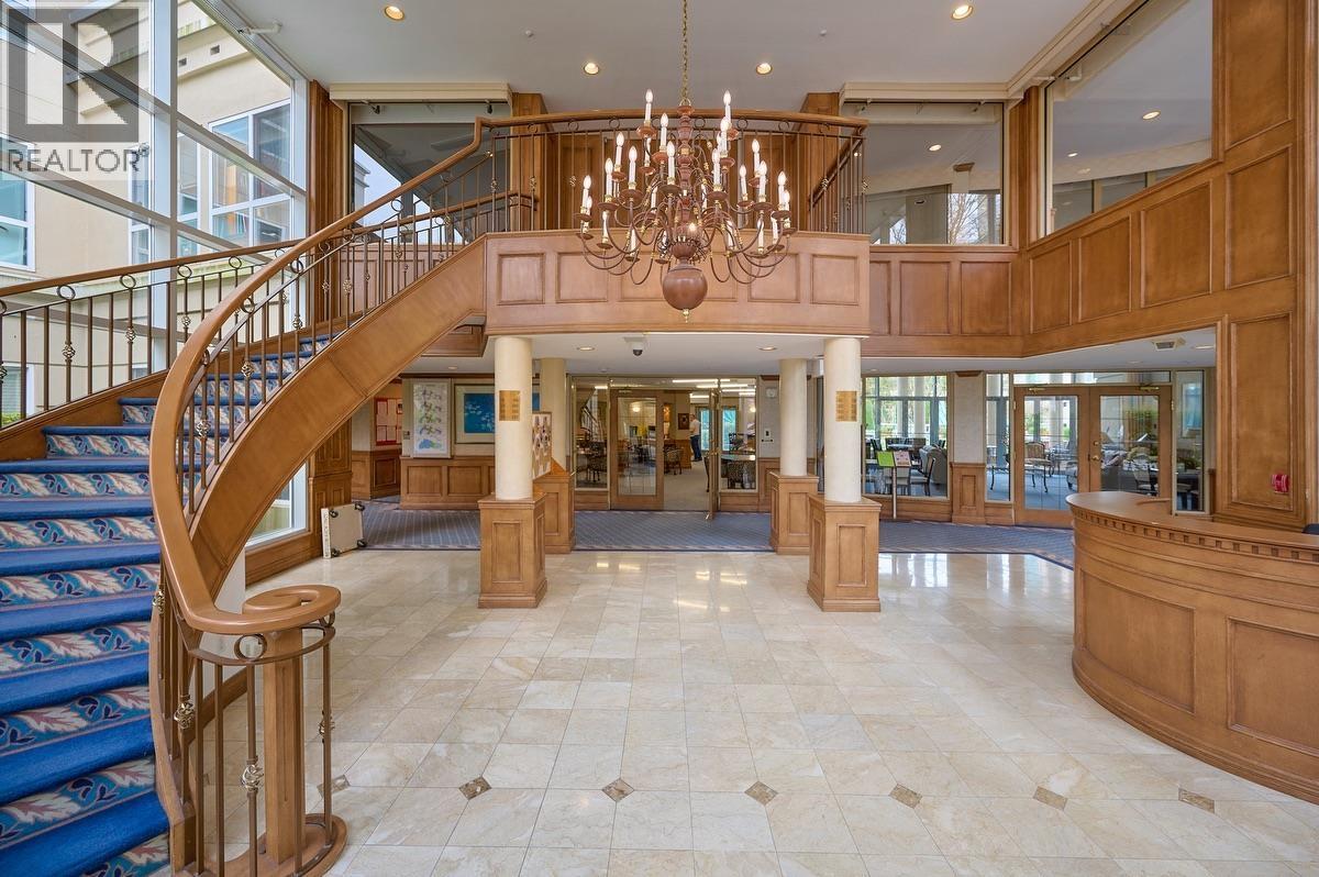 320 3098 Guildford Way, Coquitlam, British Columbia  V3B 7W8 - Photo 2 - R3064001