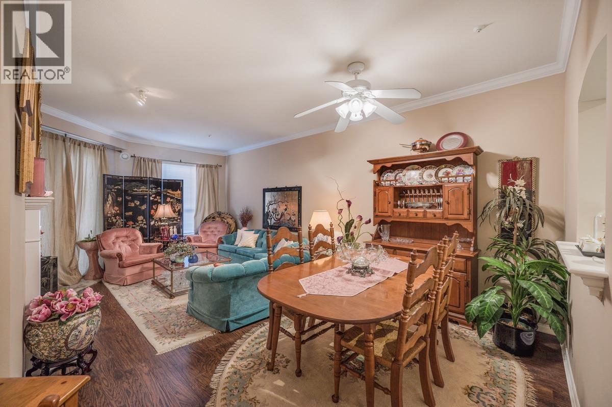 320 3098 Guildford Way, Coquitlam, British Columbia  V3B 7W8 - Photo 4 - R3064001